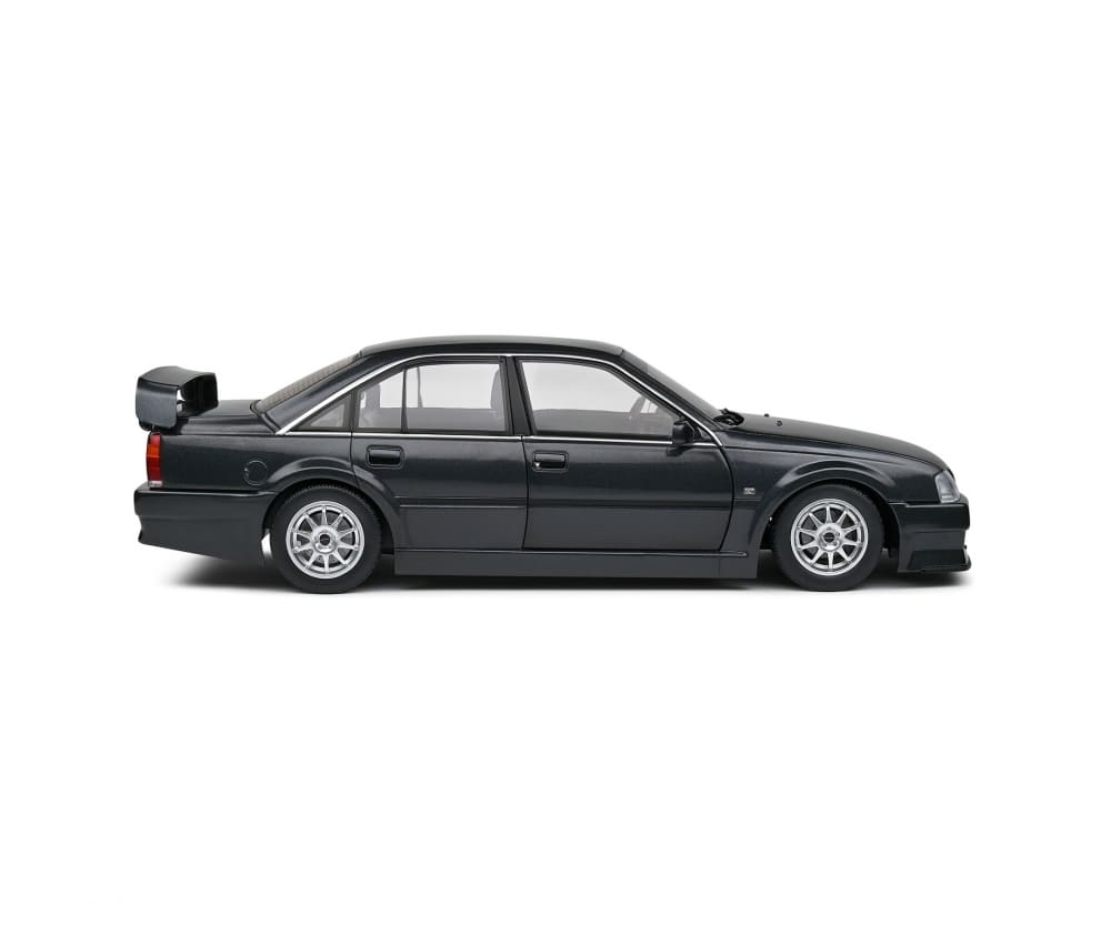 Solido 1:18 Opel Omega 500 schwarz Modellauto