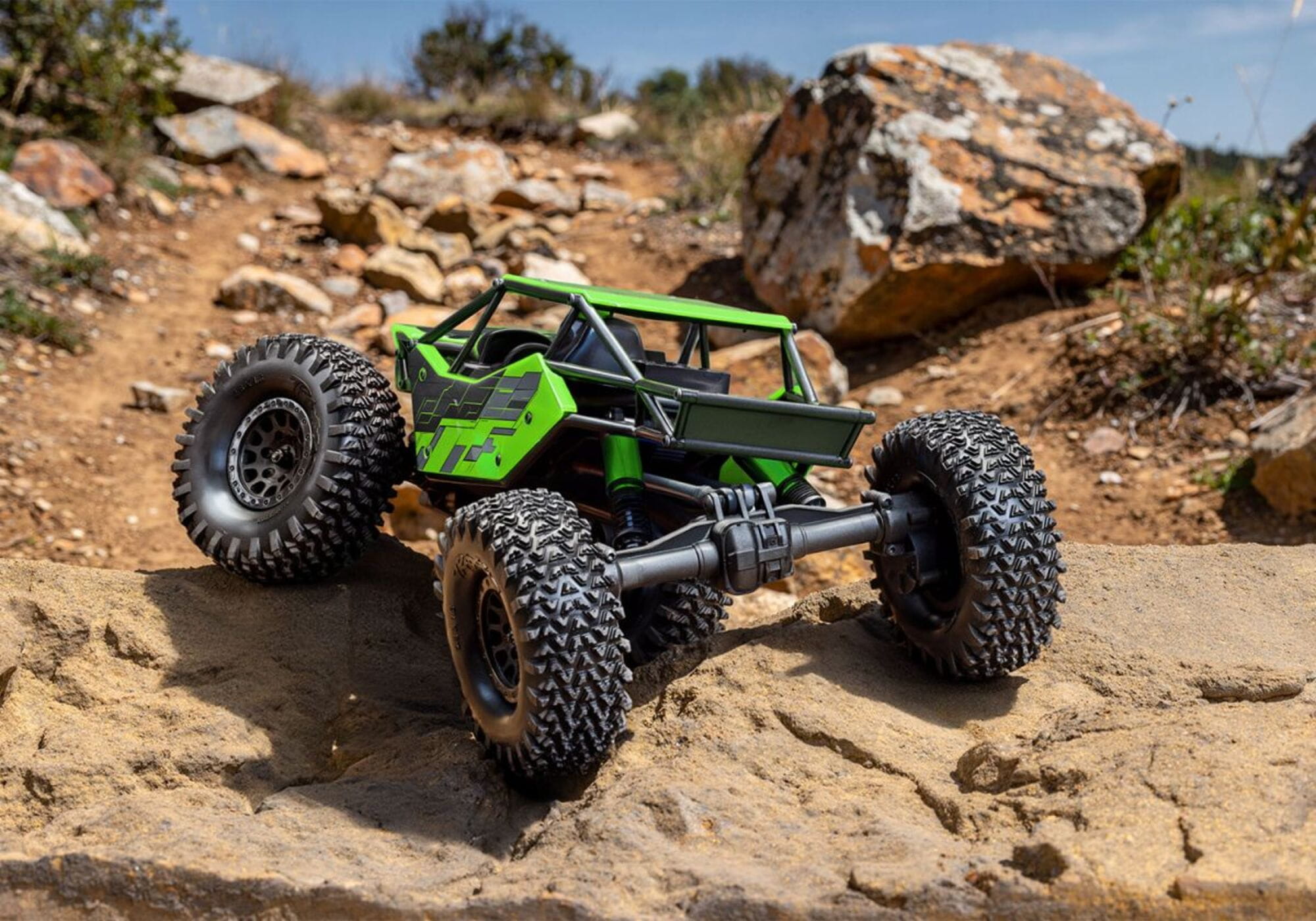 Traxxas TXC-4M Extreme Crawler Gruen 1_18 Brushless 4WD RTR mit 3S LiPo Akku und USB-Ladegeraet