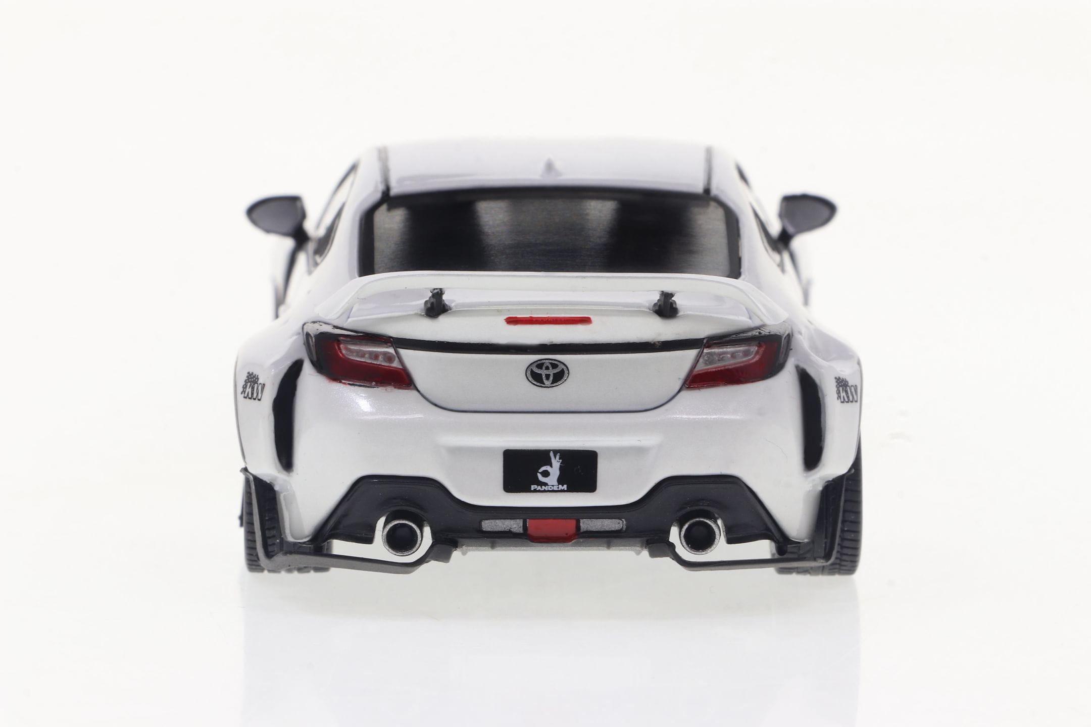 solido-1-43-toyota-gr86-rocket-bunny-weiss