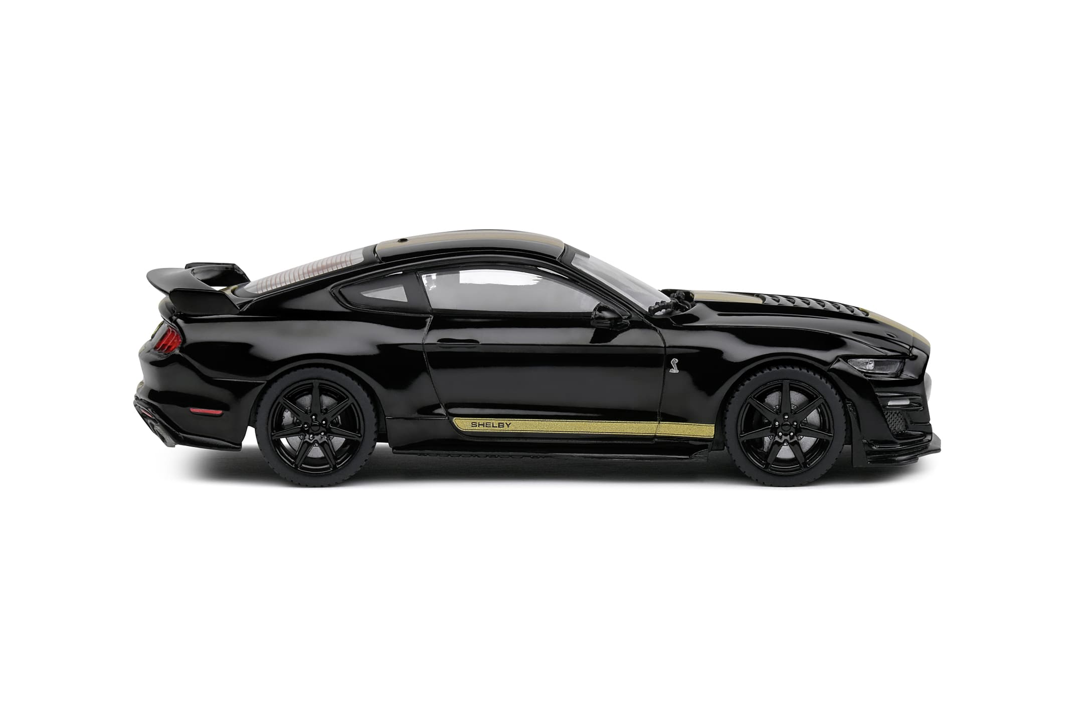 Solido 1_43 Shelby Mustang GT500 2020 Modellauto in Schwarz mit Goldstreifen_ Detailgetreu