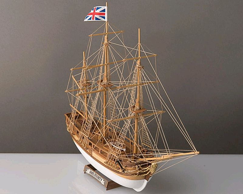 Corel Schiff HMS Bounty 1:130 Holz Baukasten