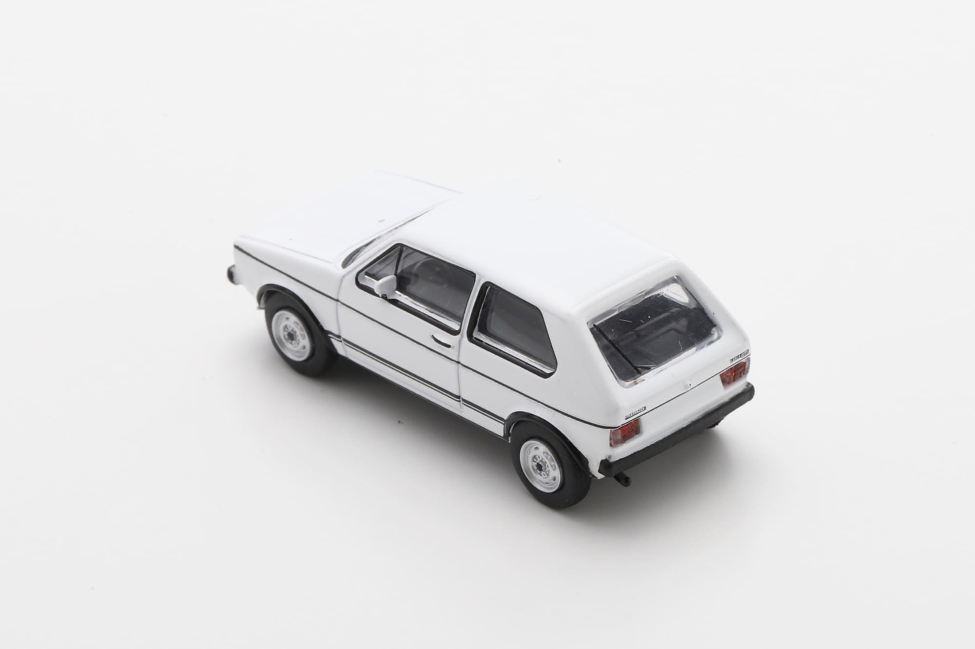 Schuco Volkswagen Golf I GTI Weiss 1_64 Sammlermodell