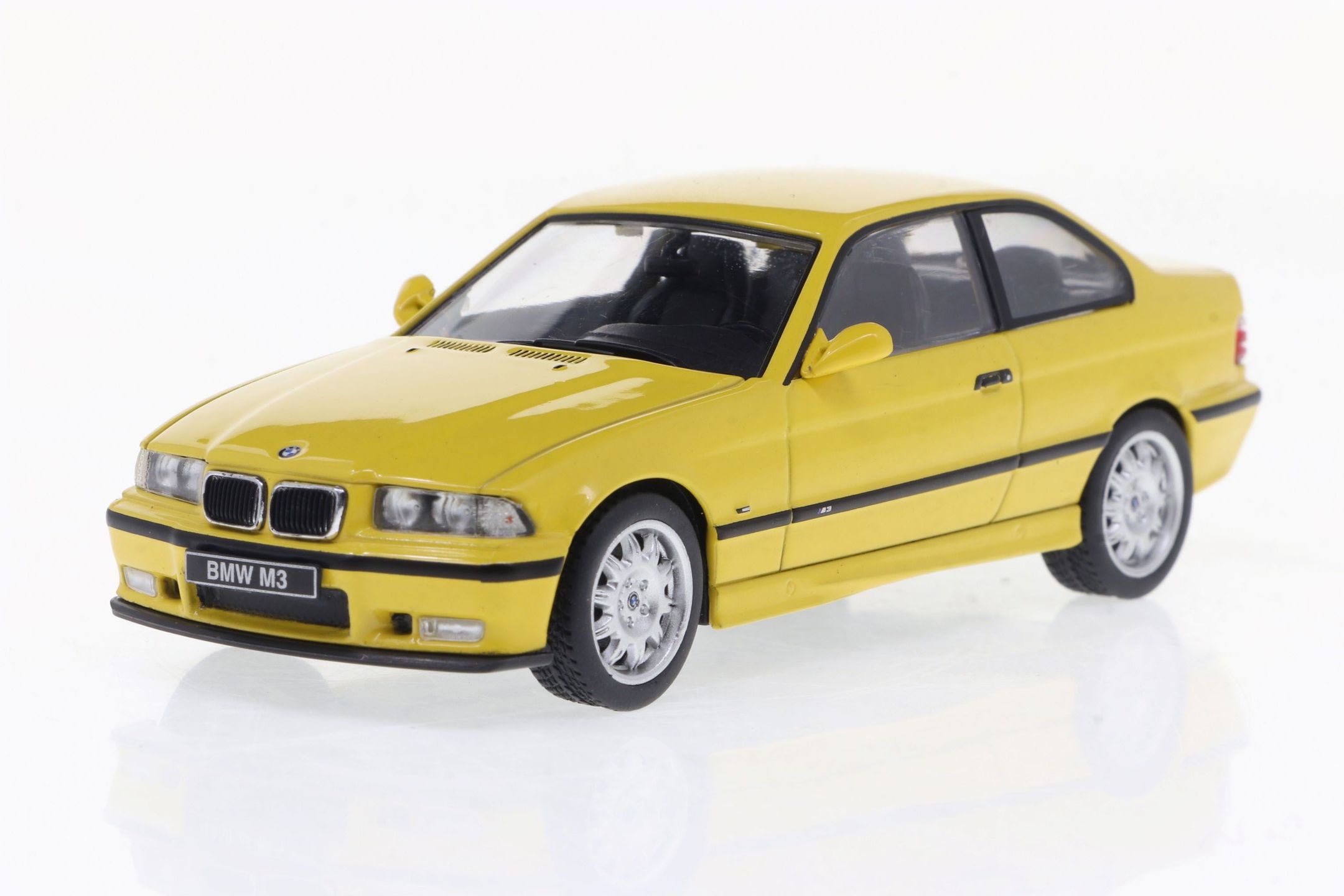 solido-1-43-bmw-e36-coupe-m3-1999-gelb