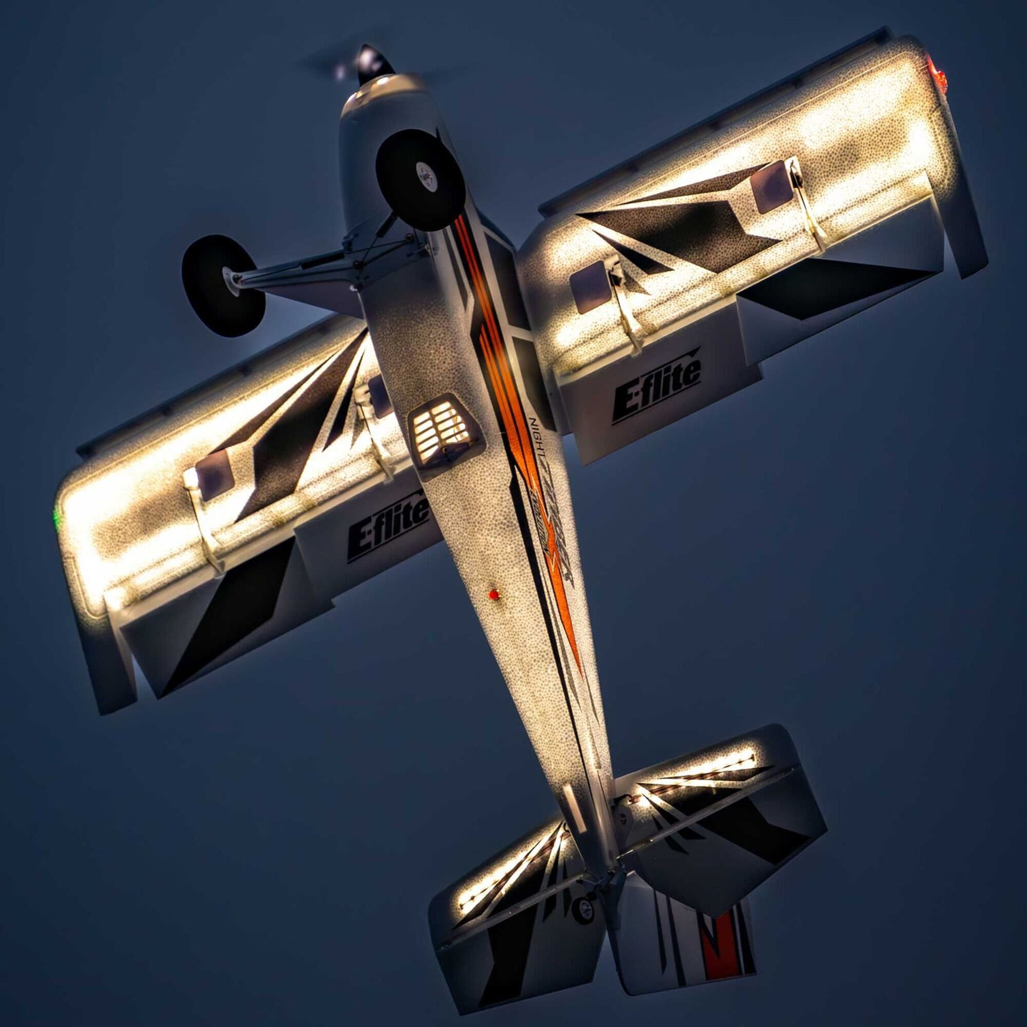 E-flite Night Timber X Evolution 1.2m RC Flugzeug mit LED und AS3X E-flite Night Timber X Evolution 1.2m RC Flugzeug mit LED und AS3X