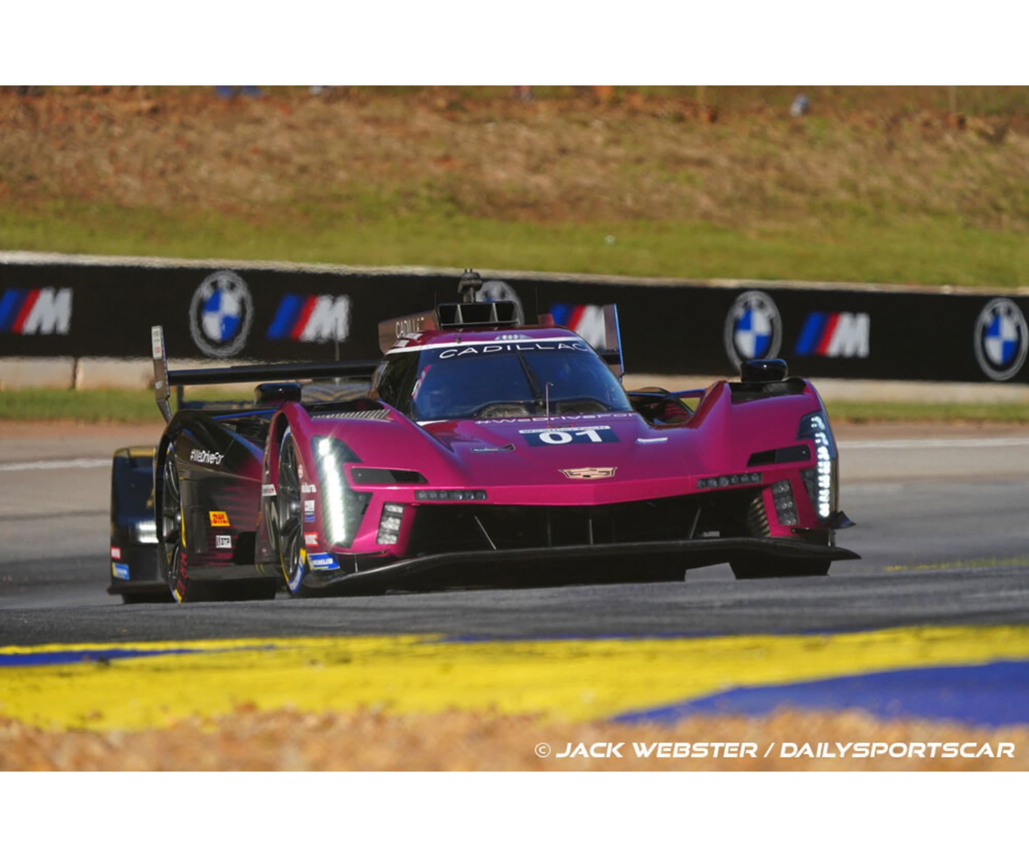 Scalextric 1_32 Cadillac V-Ser_R R. Atlanta24 Pink - RC-Zubehoer
