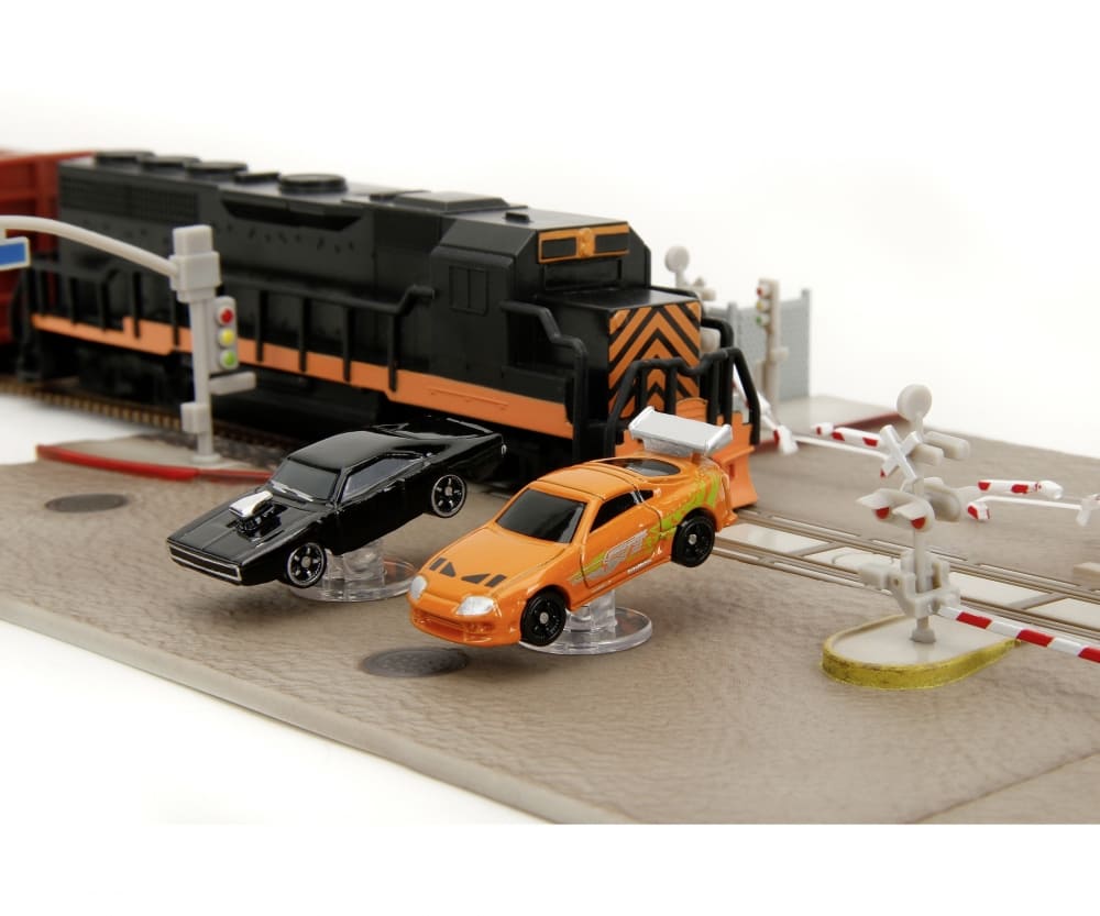 Fast - Furious Nano Diorama von Jada Toys - Zug-Szene mit Dodge Charger - Toyota Supra