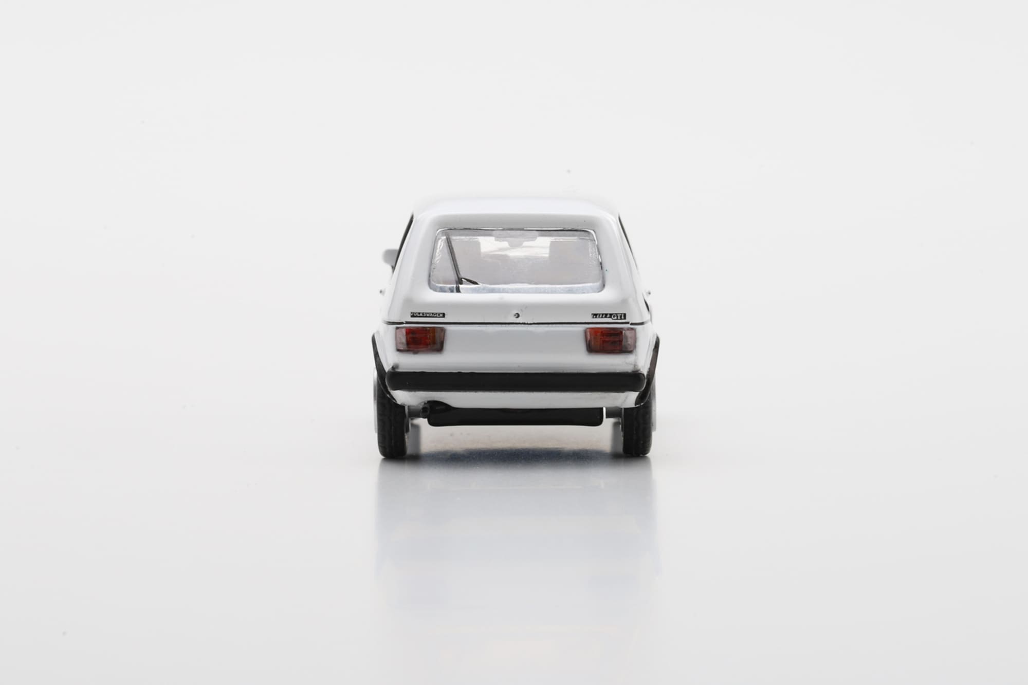 Schuco Volkswagen Golf I GTI Weiss 1_64 Sammlermodell
