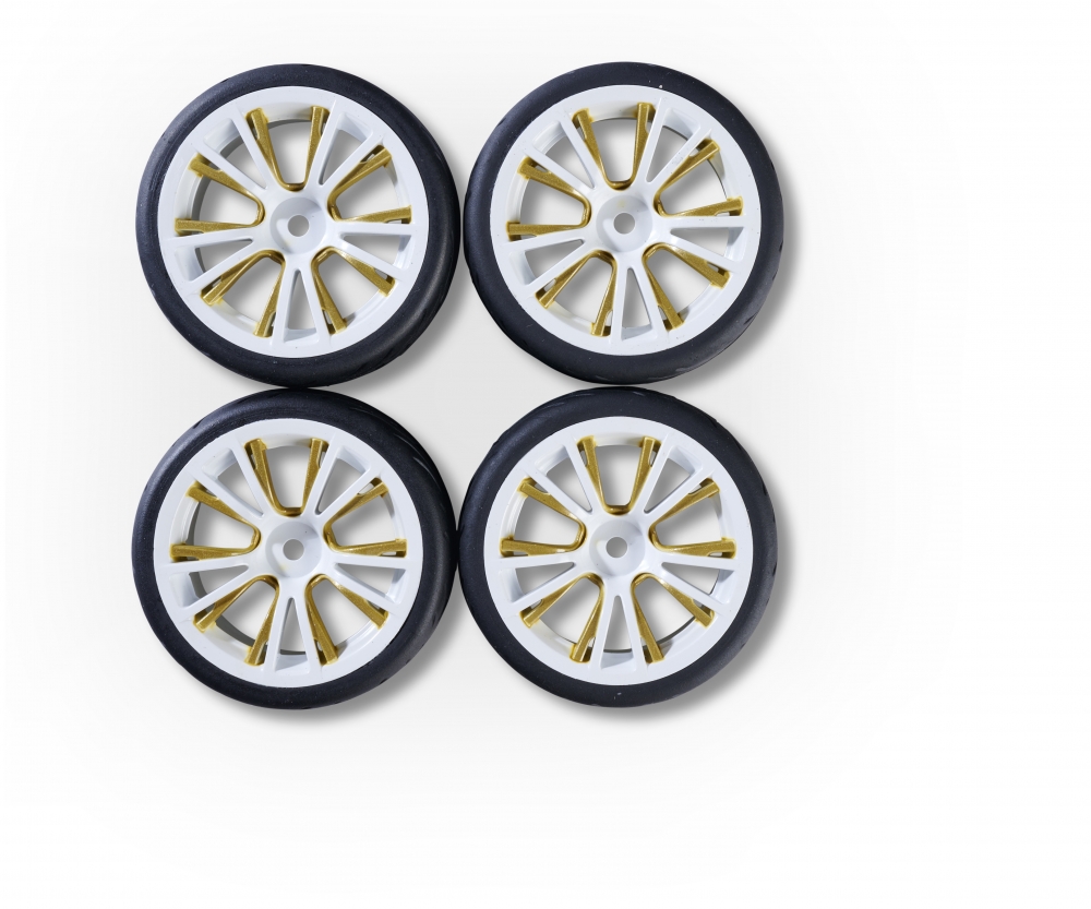Carson Reifen mit Felgen 1_10 Raederset M-Design _4_ weiss_gold - RC-Zubehoer