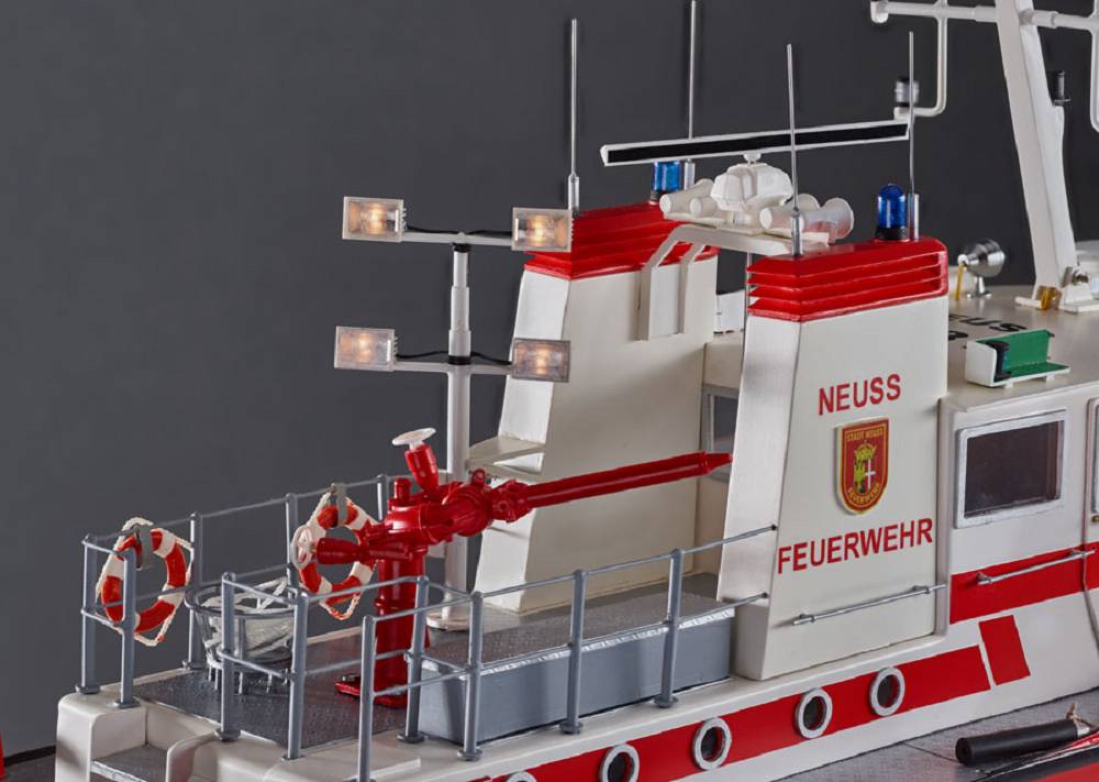 Romarin FLB-1 Ferngesteuertes Feuerlöschboot Modell 1:25 mit RC und Sonderfunktionen
