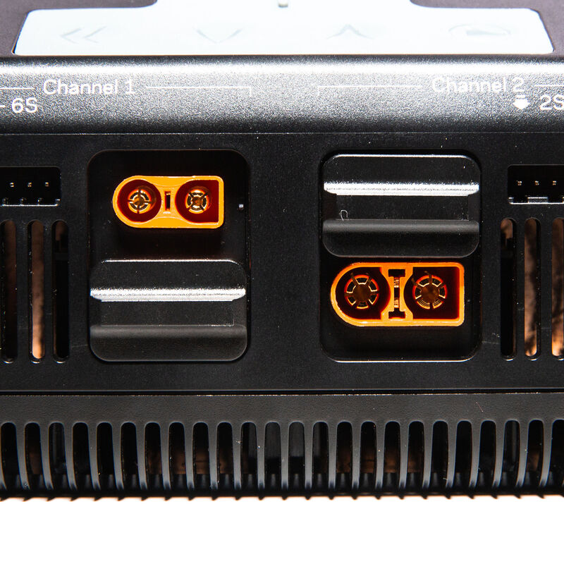 Spektrum S2200 Smart G2 Ladegeraet mit 2x200W Leistung