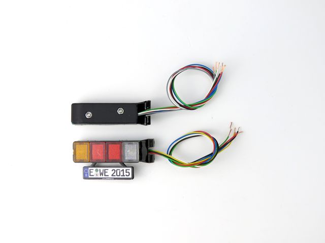 Wedico 4-Kammer LED-Rueckleuchten mit Nummernschild - RC-Zubehoer
