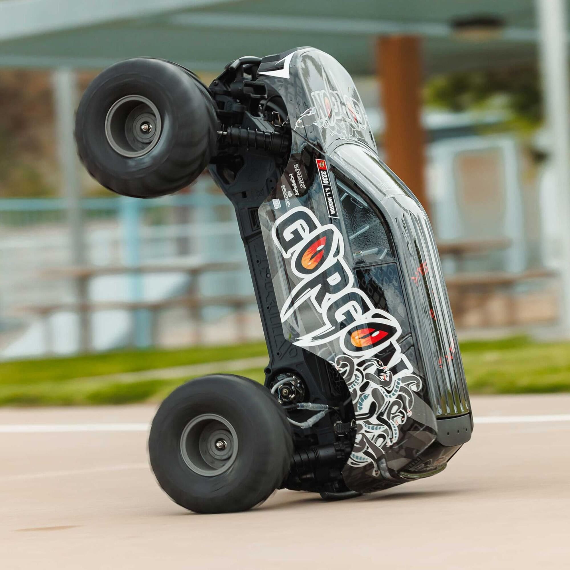 ARRMA GORGON MT 2WD RTR Monster Truck Gun Metal_ RC Fahrzeug mit Akku und Ladegeraet