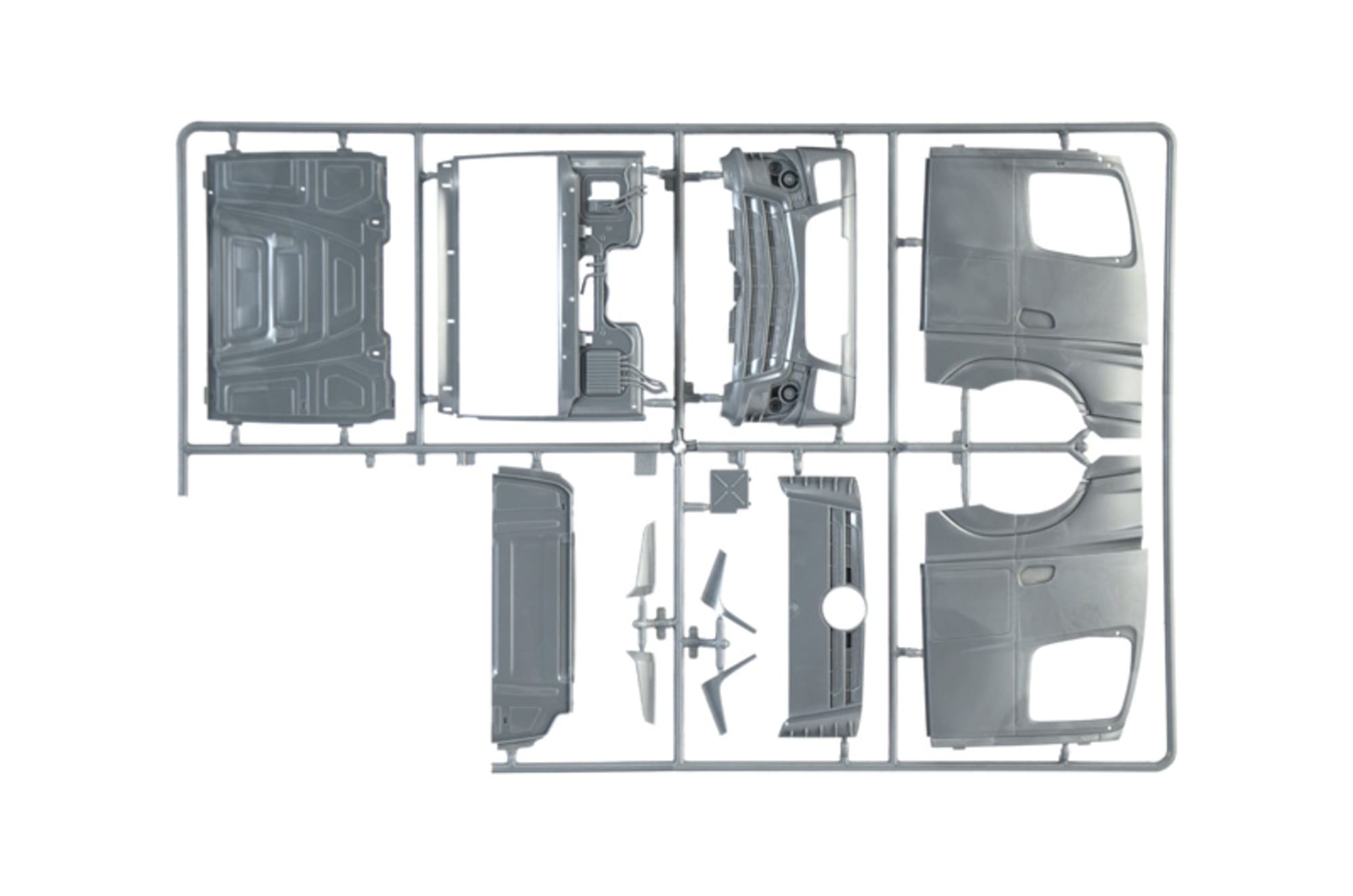 Italeri 1_24 Mercedes-Benz Actros MP4 BigSpace GP E Modellbausatz_