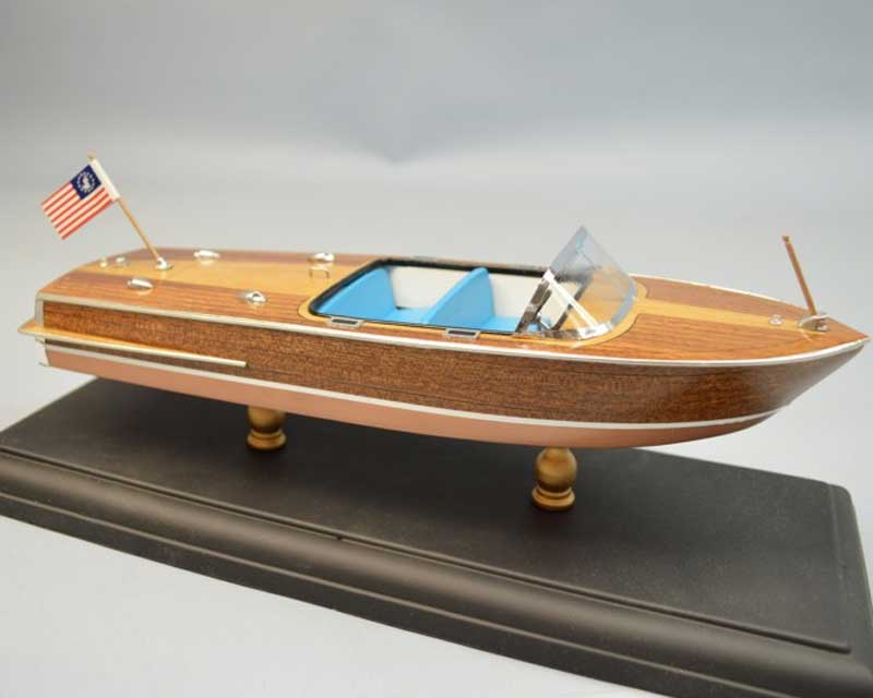 Dumas Boats Chris-Craft 21 ft. Capri 1956 Holz Boot 1:24 Bausatz