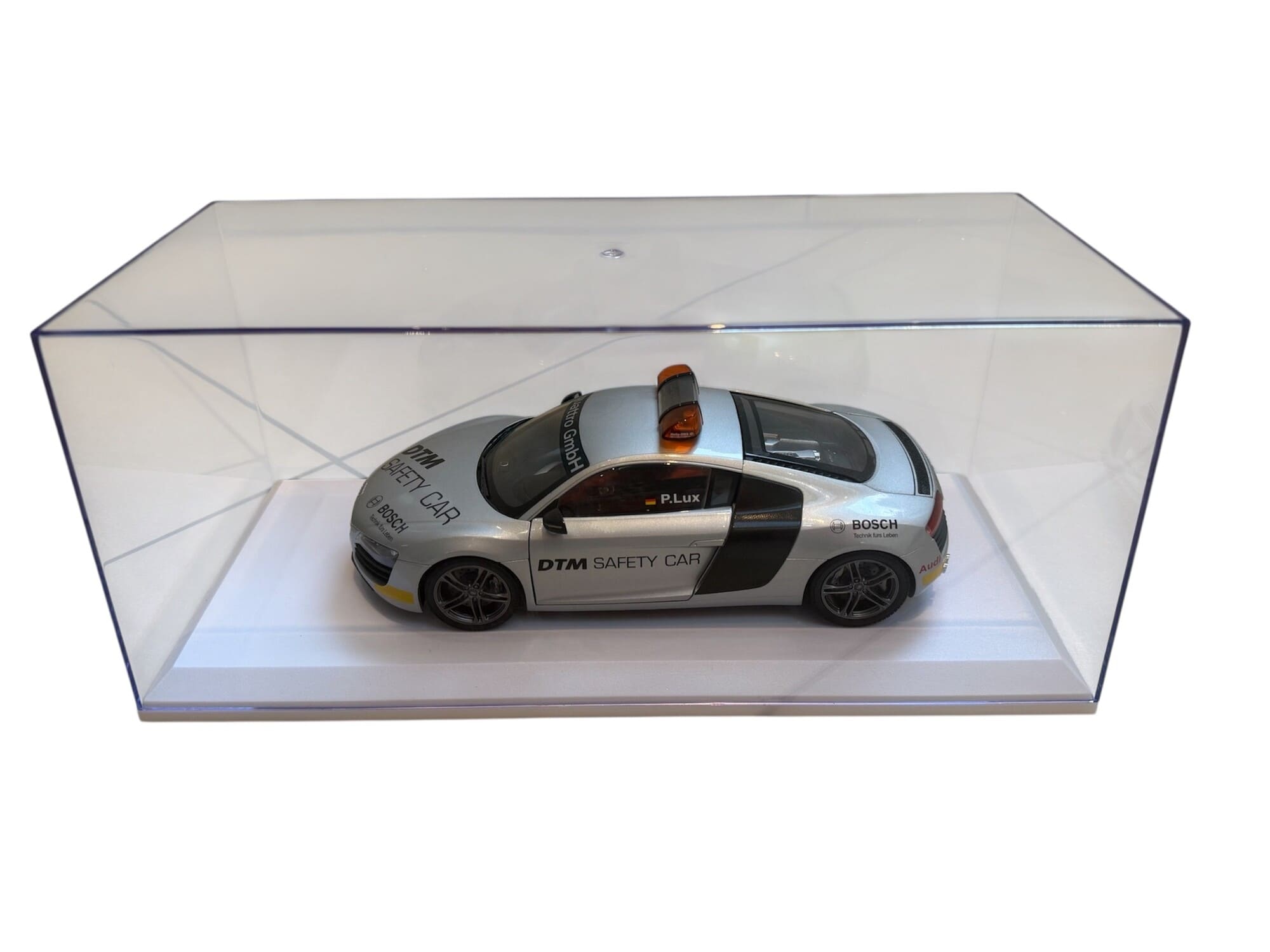 Triple9 Modellauto-Vitrine 1_18 stapelbar mit weisser Basis