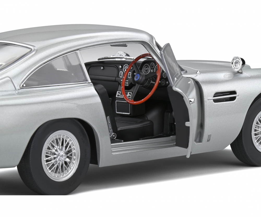 Solido 1:18 Aston Martin DB5 silber Modellauto