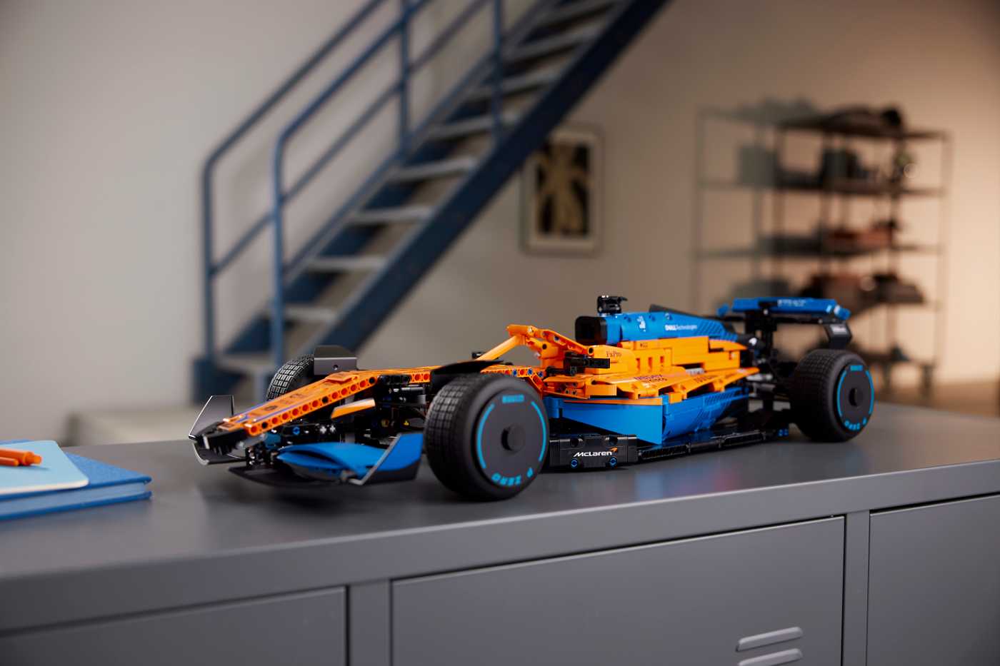 LEGO Technic Racer McLaren 2022 Formel Rennauto LEGO Technic Racer McLaren 2022 Formel Rennauto