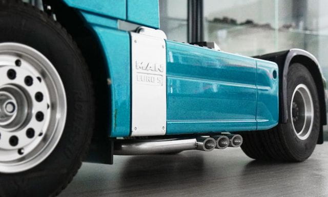 Lesu 1_14 Auspuff _Side Pipe_ 3 fach Metall - RC-Zubehoer