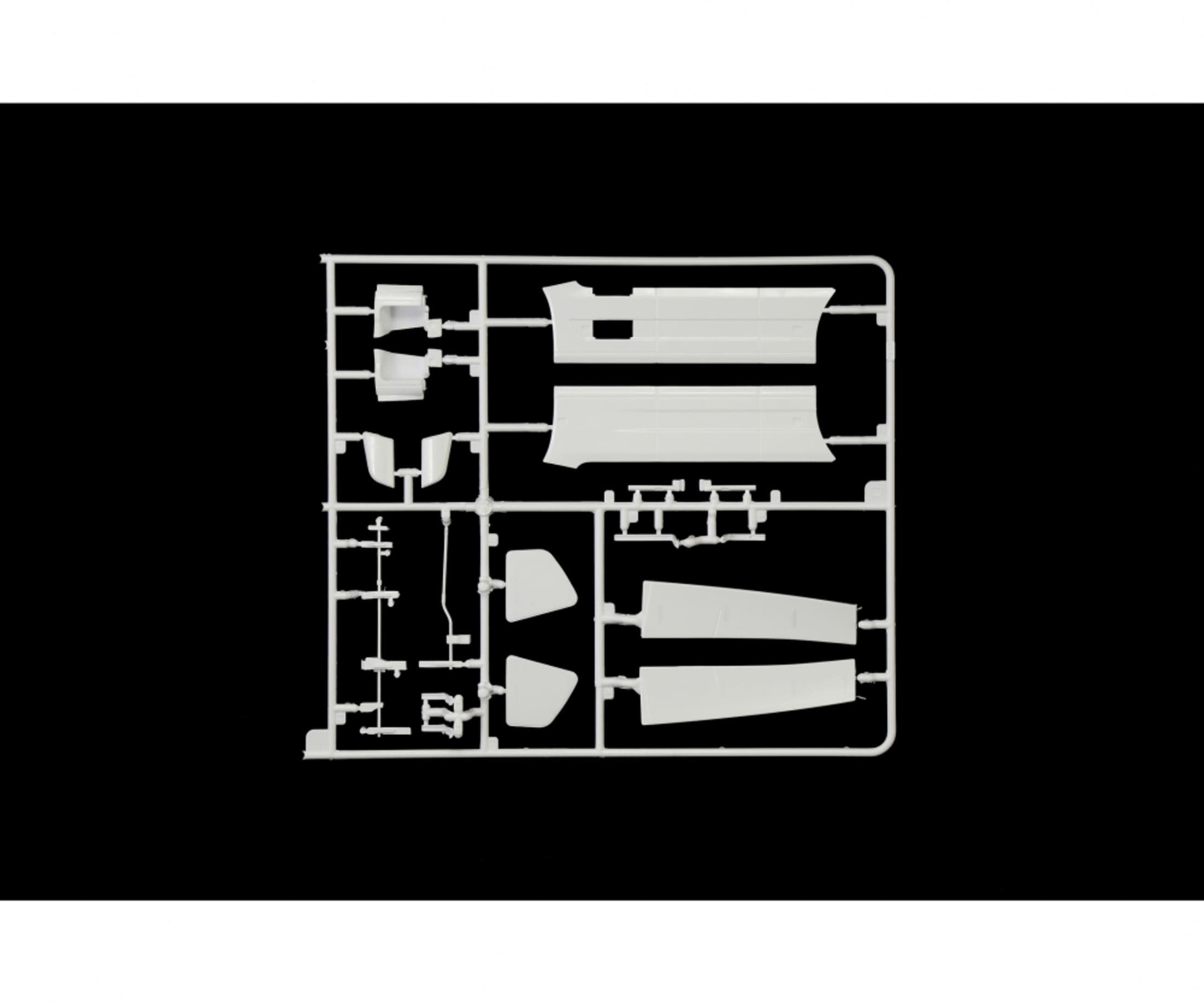 Italeri 1_24 VOLVO FH Plat Dak Plastik Modellbausatz - RC-Zubehoer