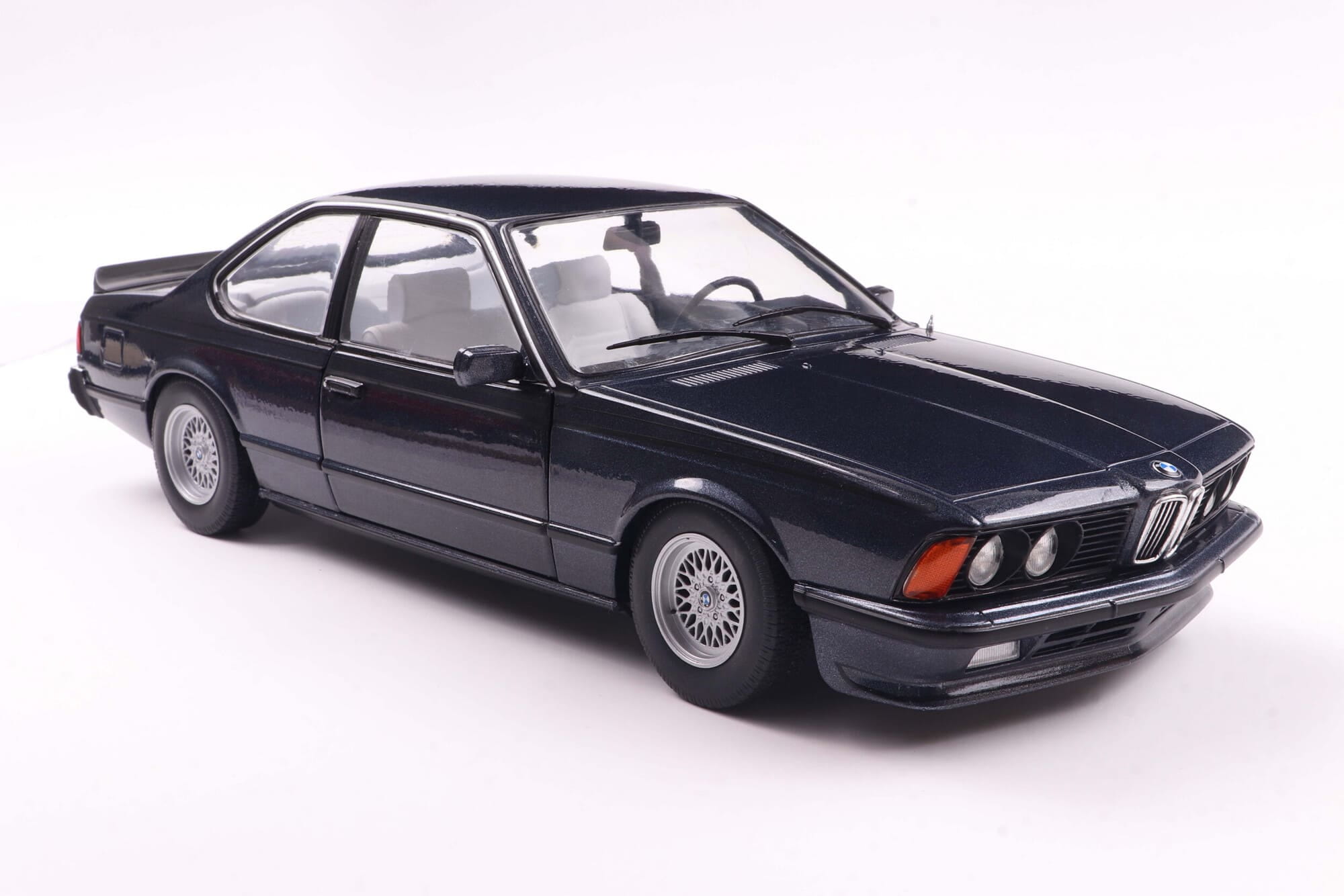 Solido 1_18 BMW 635 CSI _E24_ macau blau Modellauto - RC-Zubehoer
