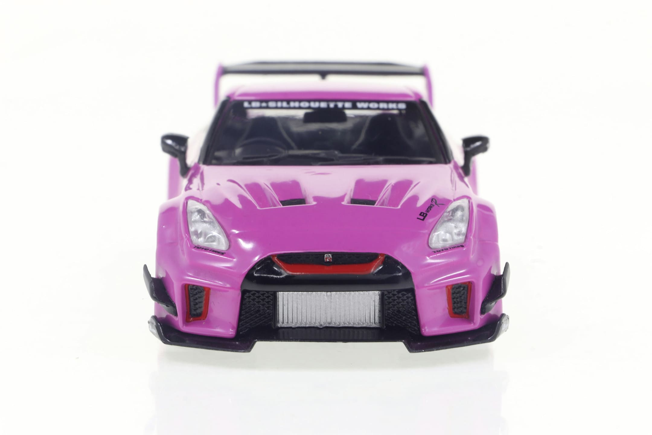 solido-1-43-nissan-gtr35-2019-pink