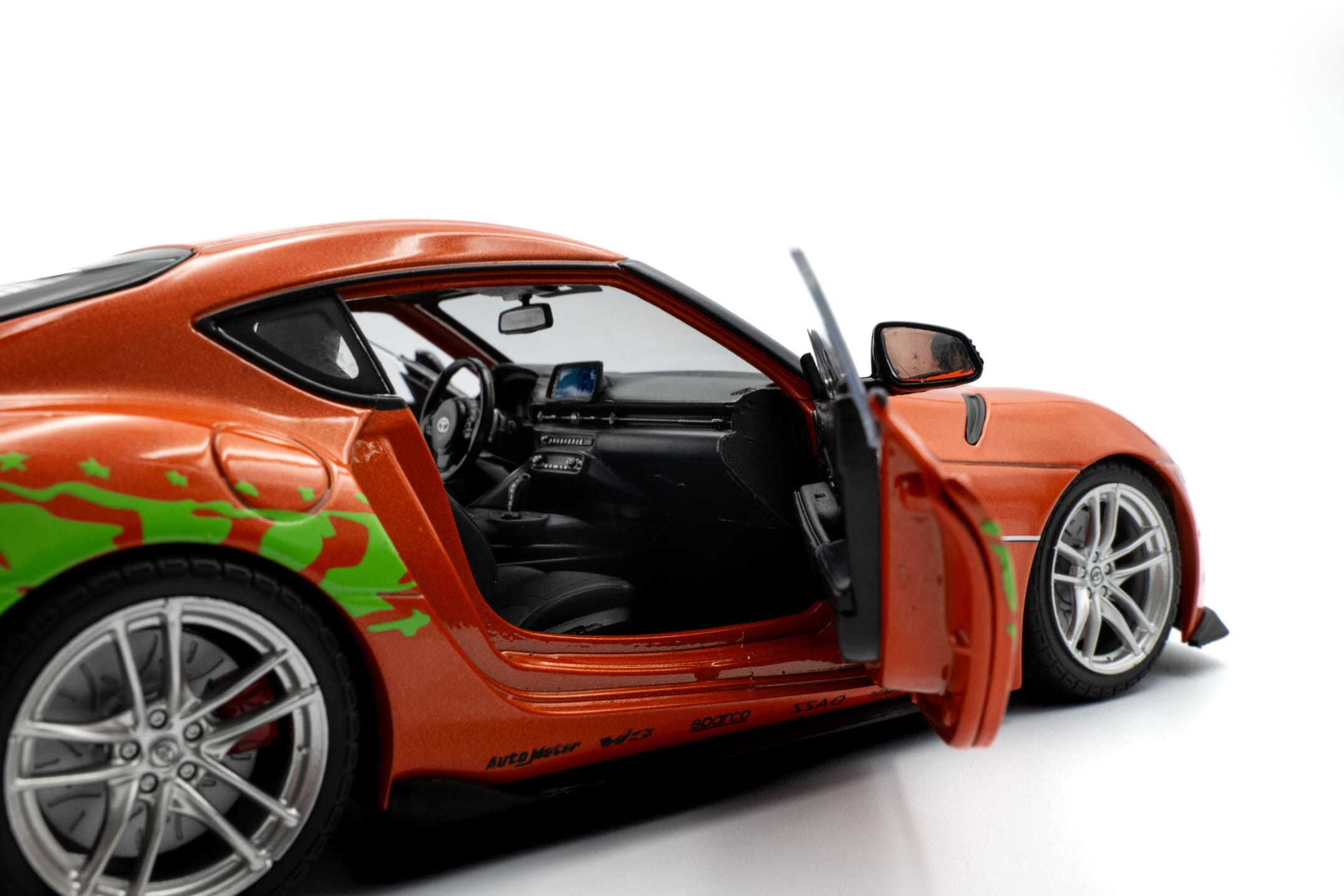 Toyota GR Supra Tribute 1_18 Modellauto in orange - Detailgetreue Nachbildung
