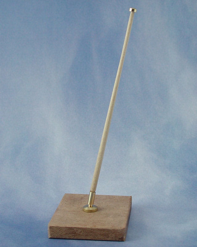 Krick Flaggenstock Holz/Messing mit Fuß abgewinkelt (2 Stück)