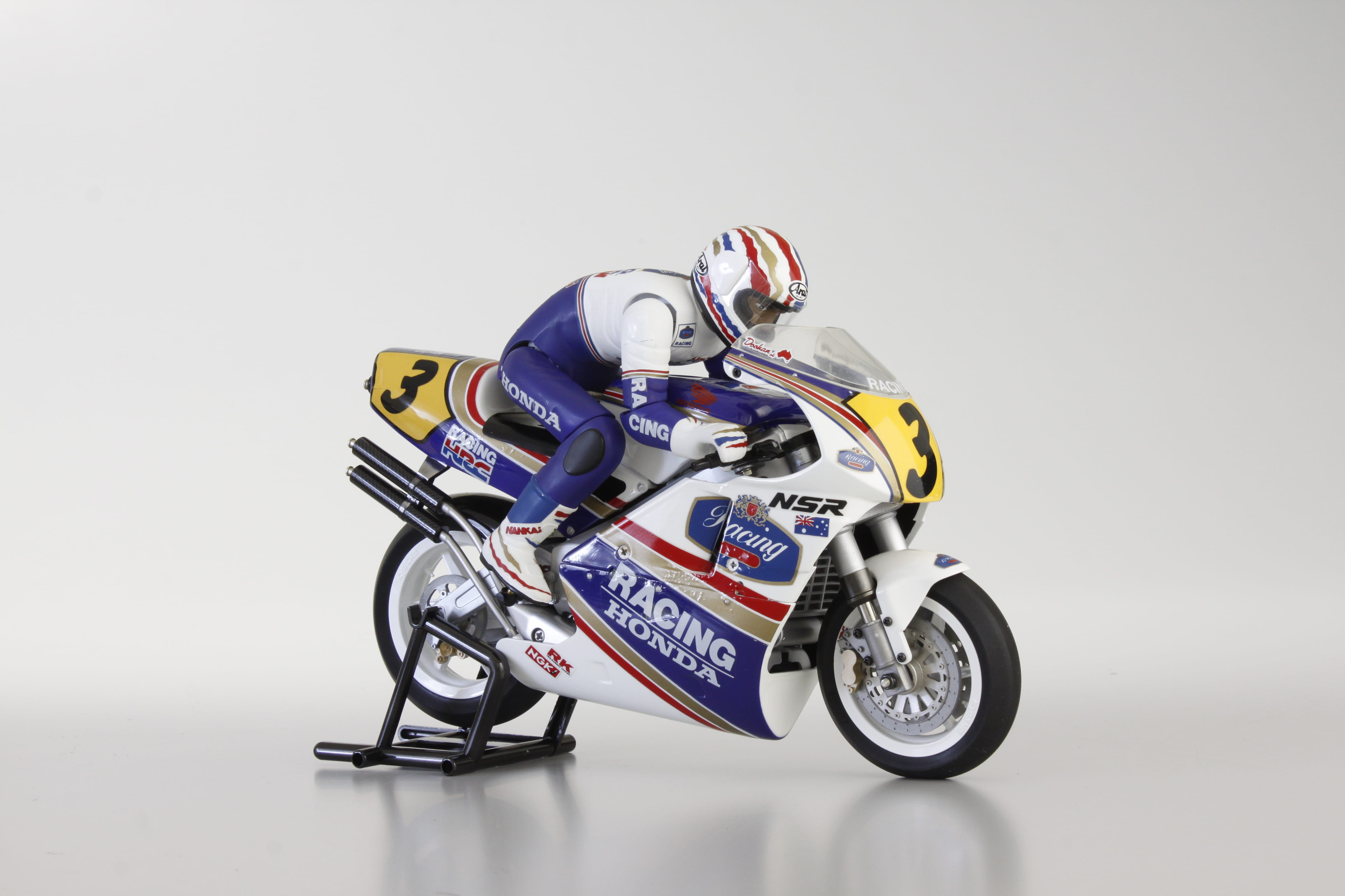 Kyosho RC Motorrad Honda NSR500 1991 Hanging On Racer Kyosho Hanging On Racer Honda NSR500 1991 RC Motorrad Bausatz mit beweglicher Fahrerfigur
