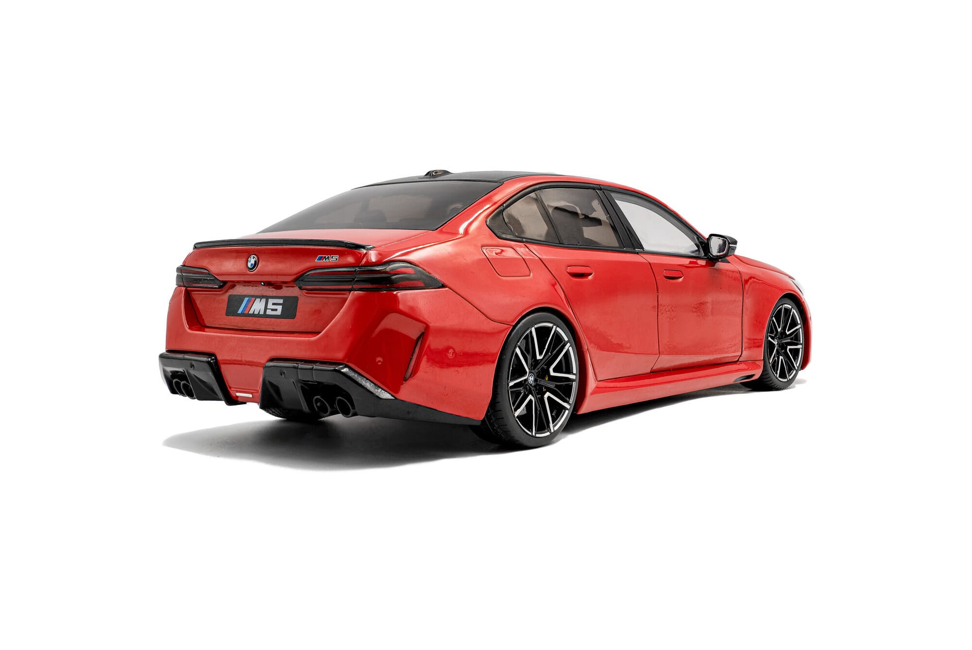 Solido BMW M5 G90 Feuerrot Standmodellauto im Massstab 1_18