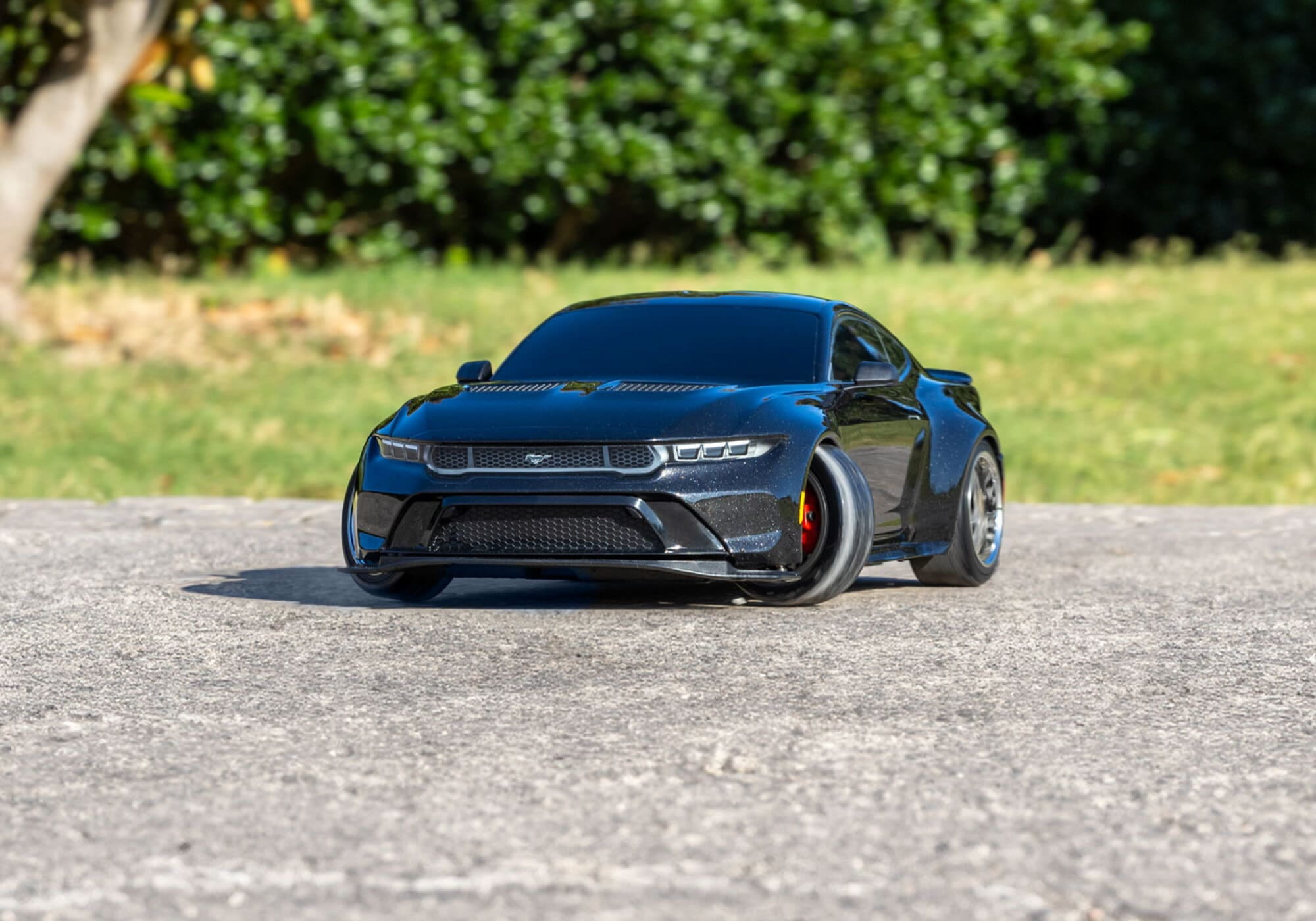 Traxxas 4-TEC Ford Mustang Drift 1_10 RTR Modell mit TSM Drift-Technologie und 2WD Antrieb