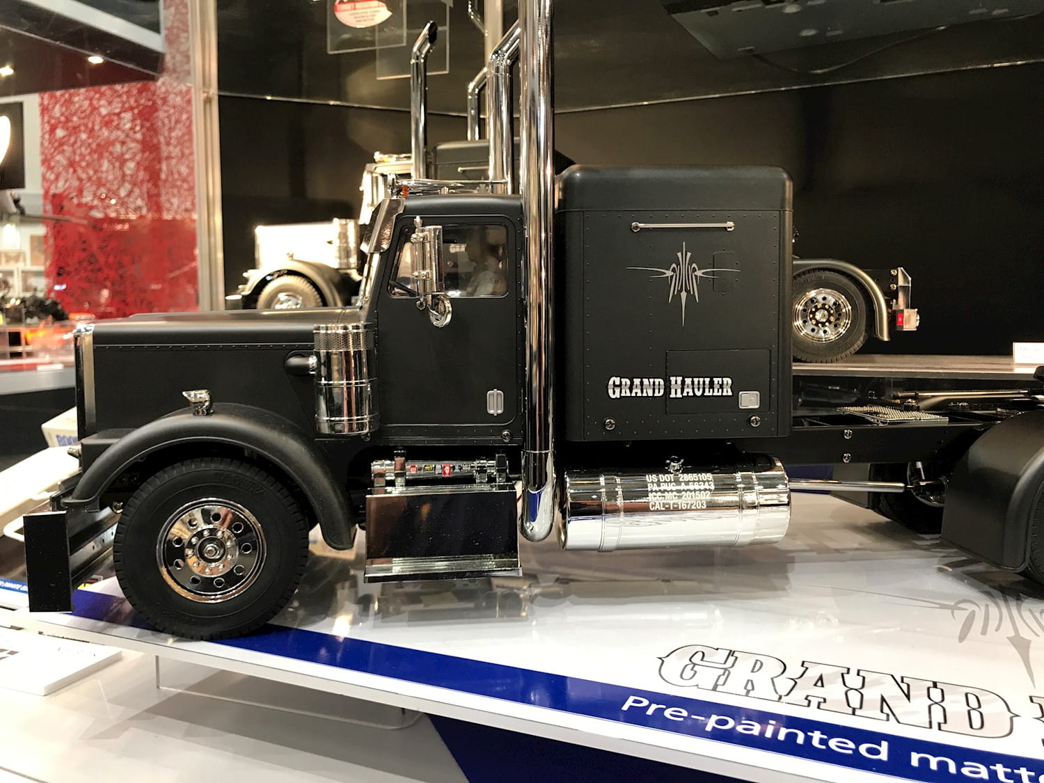 Tamiya 1:14 RC Truck - LKW Grand Hauler Matt Black Edition Bausatz Tamiya 1:14 RC Truck - LKW Grand Hauler Matt Black Edition Bausatz