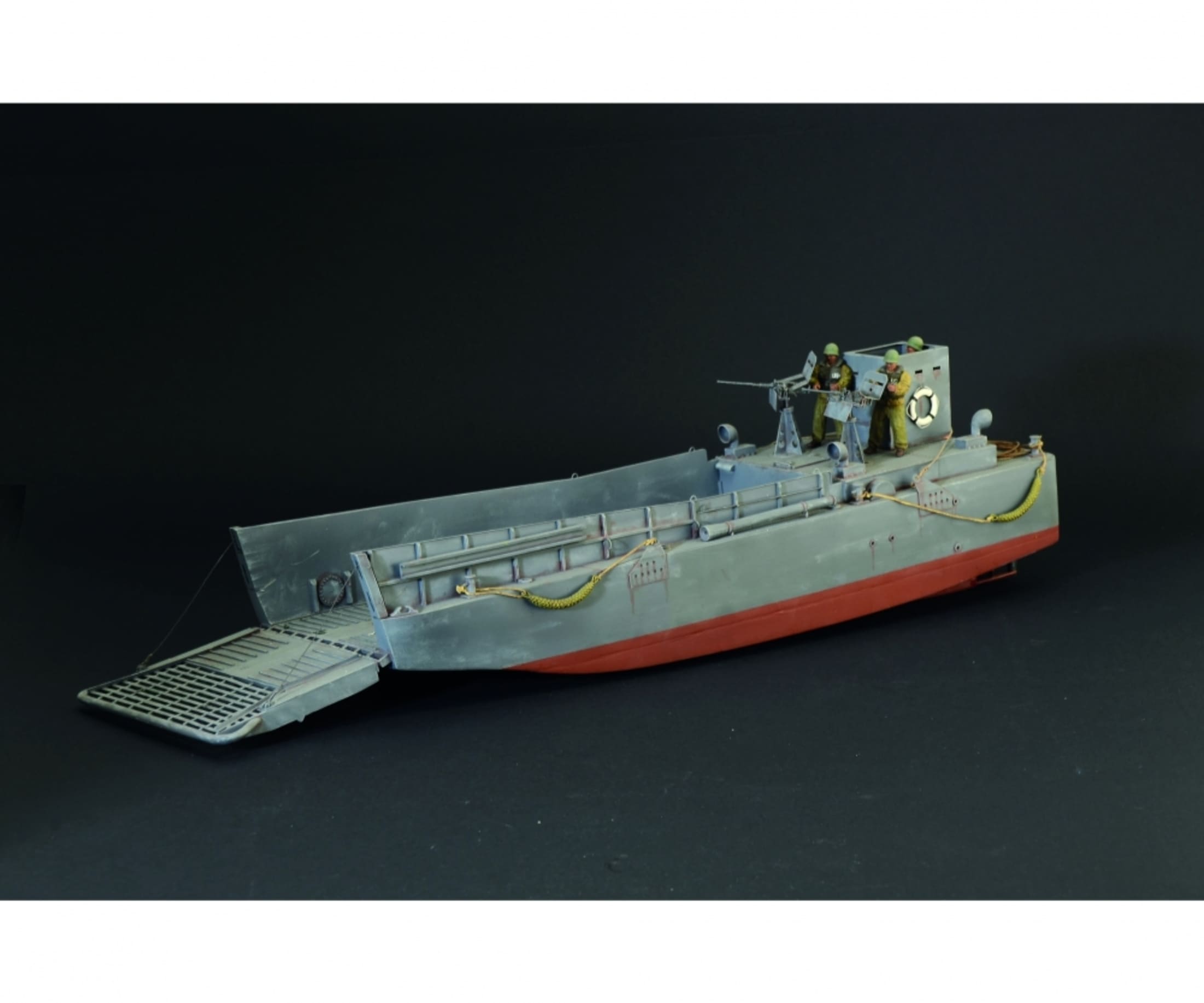 Italeri 1_35 LCM 3 _Landing craft mechanized_ Plastik Modellbausatz - RC-Zubehoer