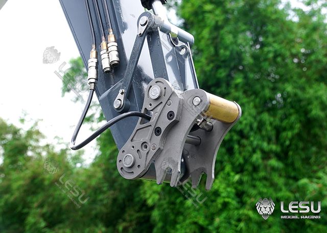 Lesu Schnellwechsler hydraulisch fuer 74t-Bagger - RC-Zubehoer