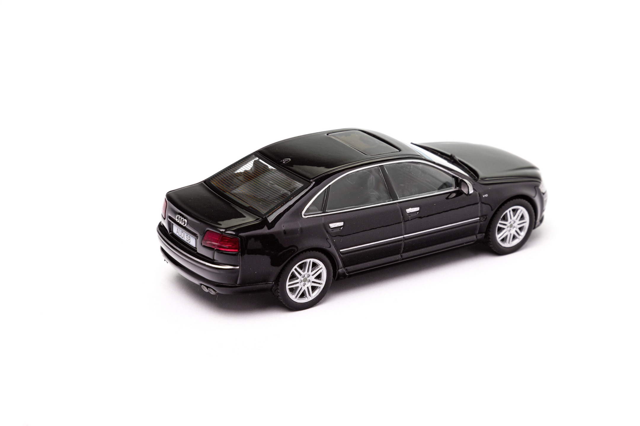 Solido 1_43 Audi D3 S8 Modellauto 2010 Night Blue Pearl – Detailgetreu und hochwertig