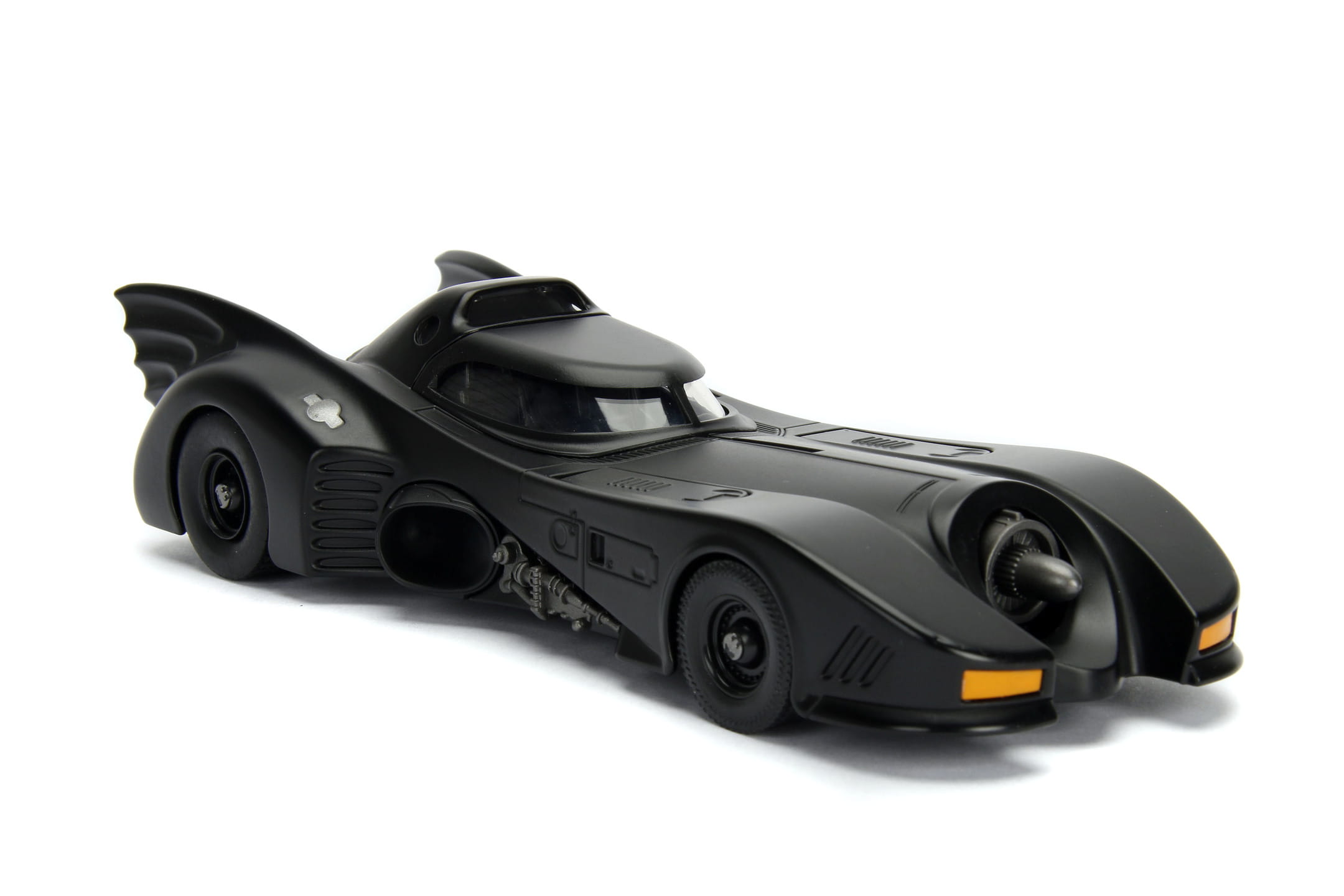 Bologne, Italie, 2022 batmobile moulé sous pression noir isolé sur fond Bologne, Italie, 2022 batmobile moulé sous pression noir isolé sur fond