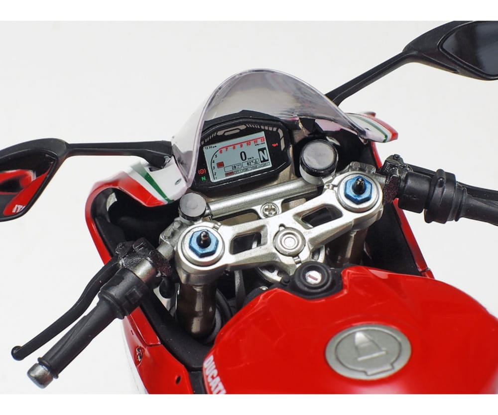 Tamiya 1:12 Ducati 1199 Panigale S Tricolore Tamiya 1:12 Ducati 1199 Panigale S Tricolore