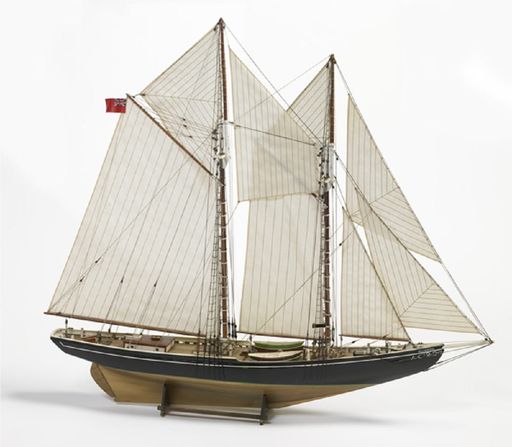 Bluenose Modellbau Bausatz 1_65 mit praezise ausgeschnittenen Holzteilen