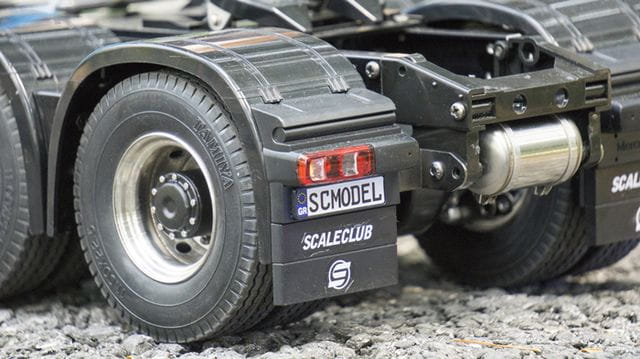 ScaleClub 1_14 Druckluftkessel V2A mit Halter fuer Tamiya-Hecktraverse - RC-Zubehoer