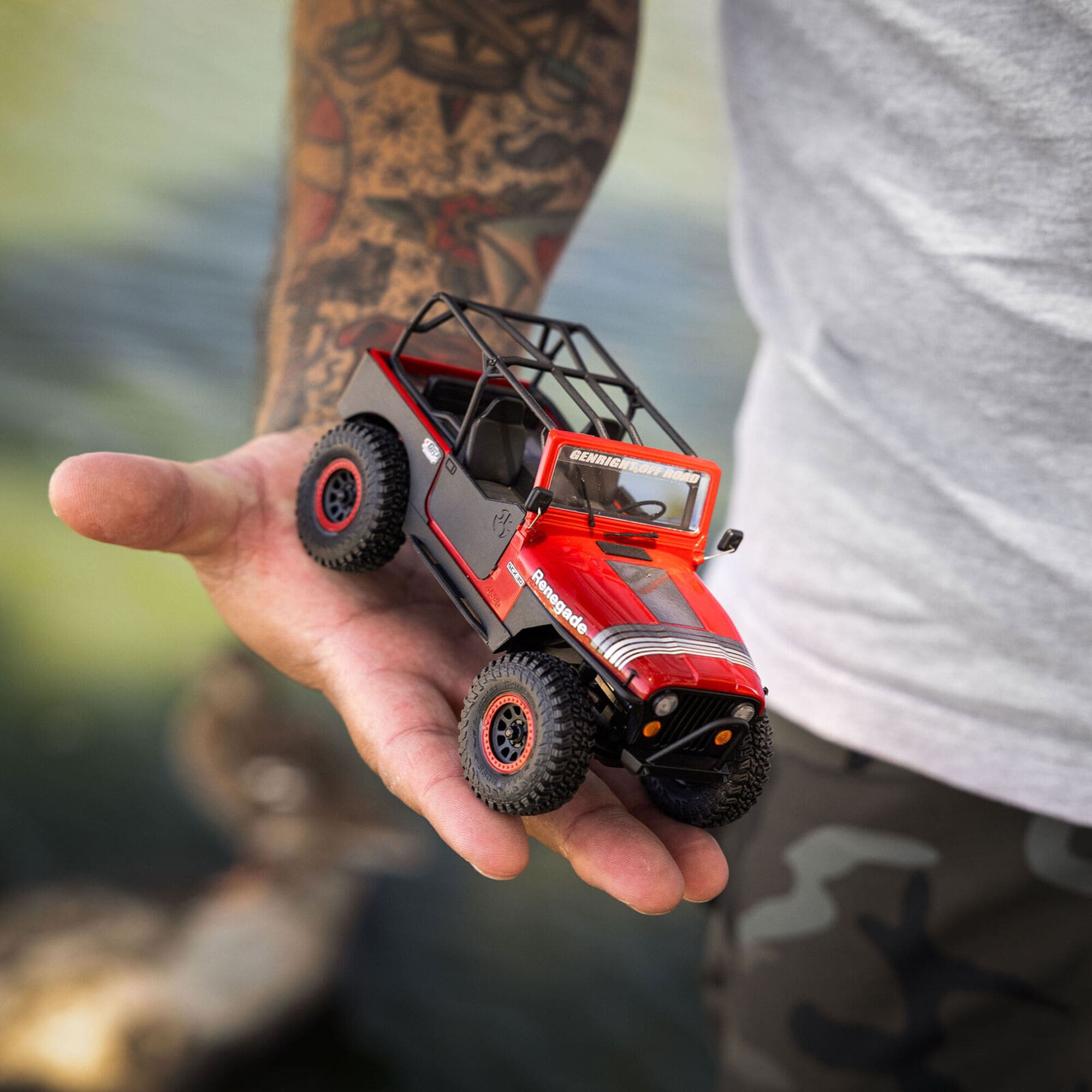 Axial SCX30 Jeep CJ-7 GenRight 1_30 RC Rock Crawler 4WD RTR in Rot mit Mickey Thompson Reifen