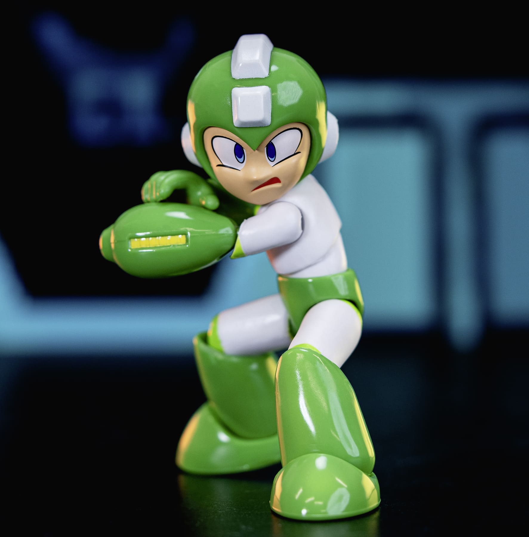 Jada Mega Man Hyper Bomb 4,5" Figure