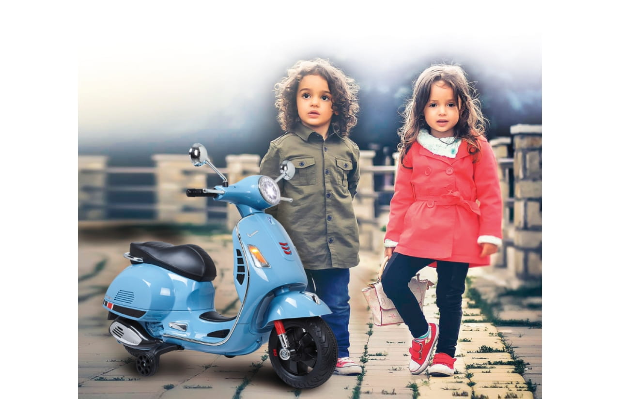 Jamara Ride-on Kinder Elektro Roller Vespa blau 12V