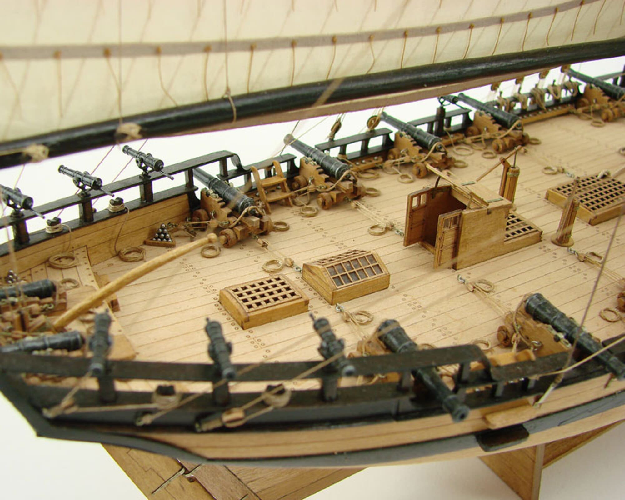 HMS Rattlesnake 1776 Modellbausatz 1_72 Laser-Cut Holzbau