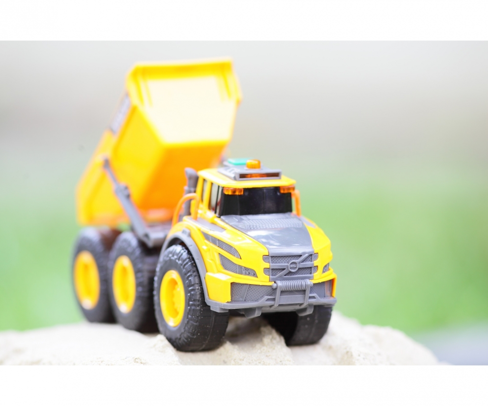 Dickie Volvo Articulated Hauler