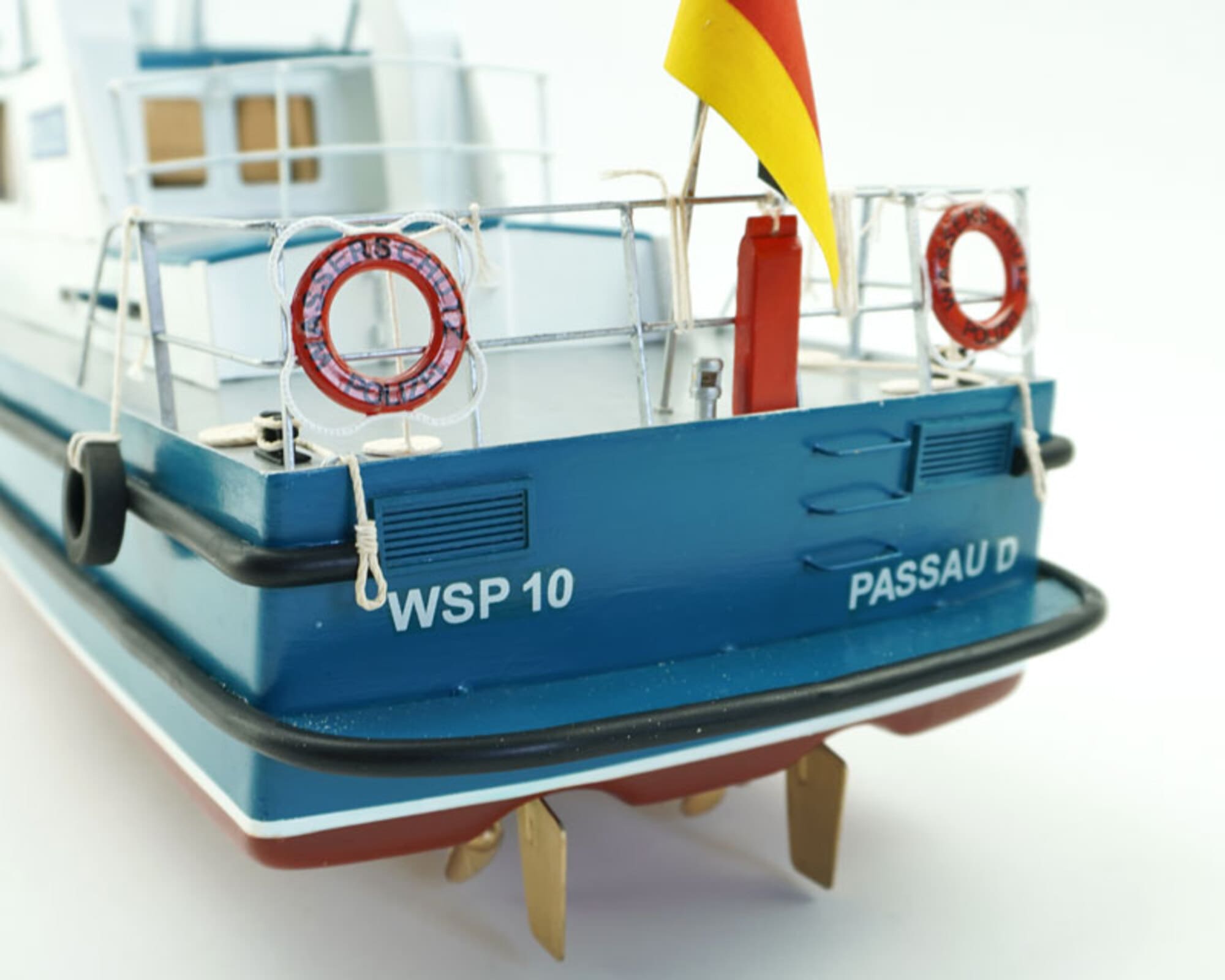 WSP-10 Passau Polizeiboot RC-Baukasten im Massstab 1_20 von Billing Boats