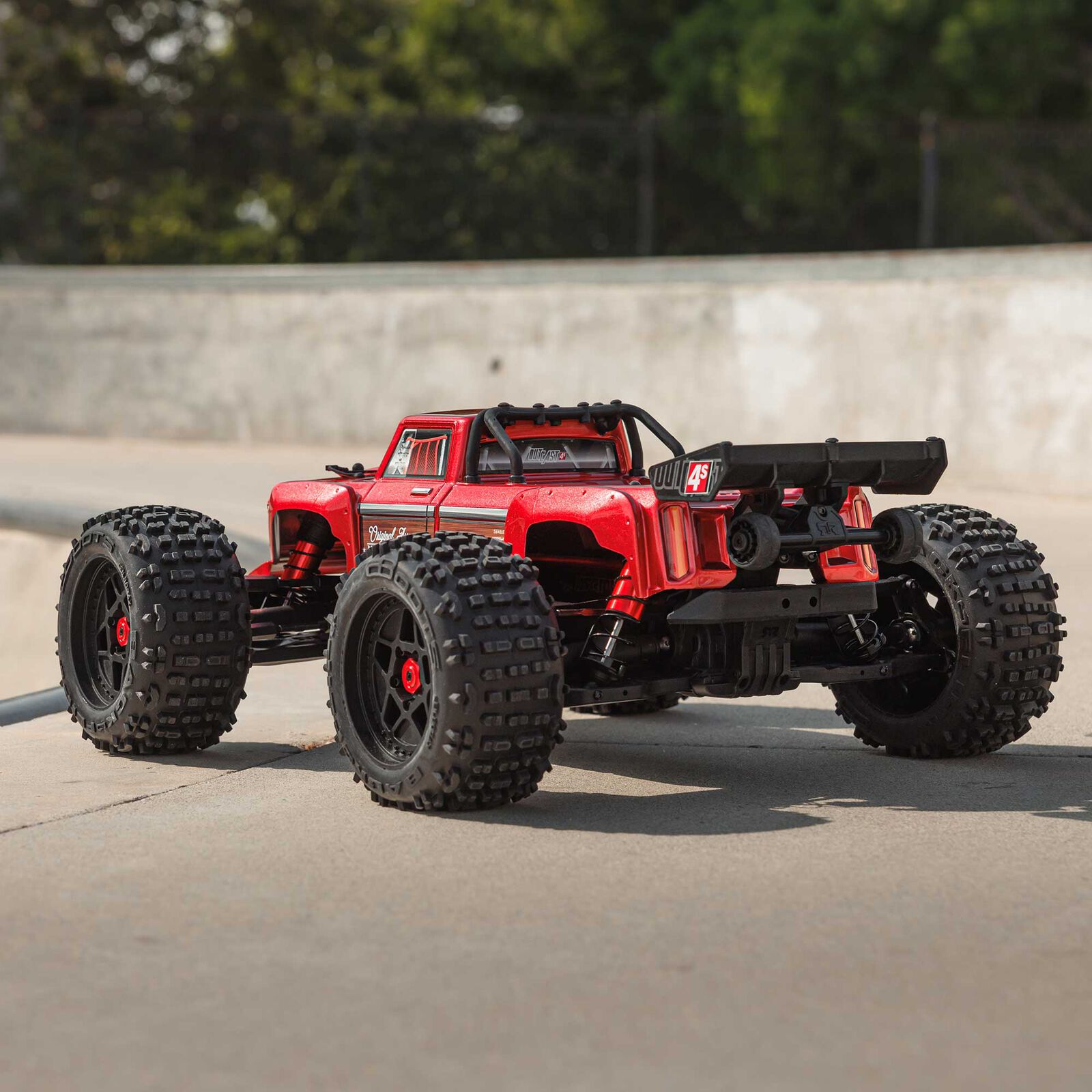 ARRMA Outcast 4S BLX V2 Monster Truck RTR 1-10