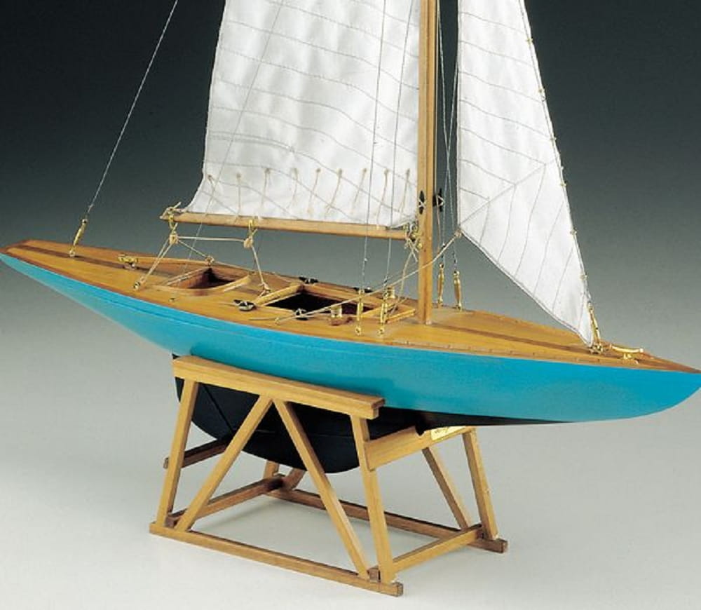 Corel Schiff Segeljacht 5,5m Klasse 1:25 Baukasten