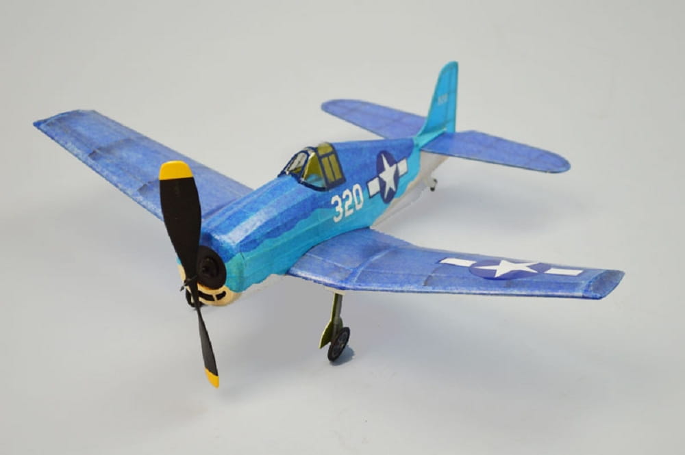 Dumas Aircraft F6F Hellcat Balsabausatz