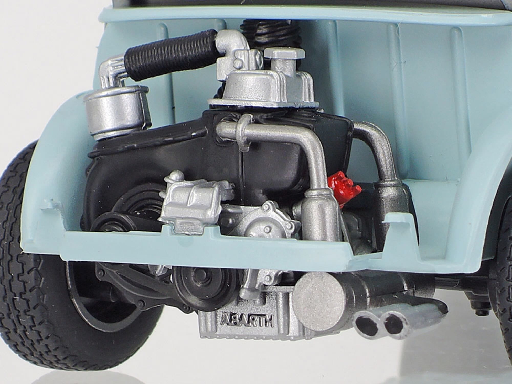 Tamiya 1_24 Fiat Abarth 695 SS Modellbausatz mit detailliertem Motor und sportlichem Design