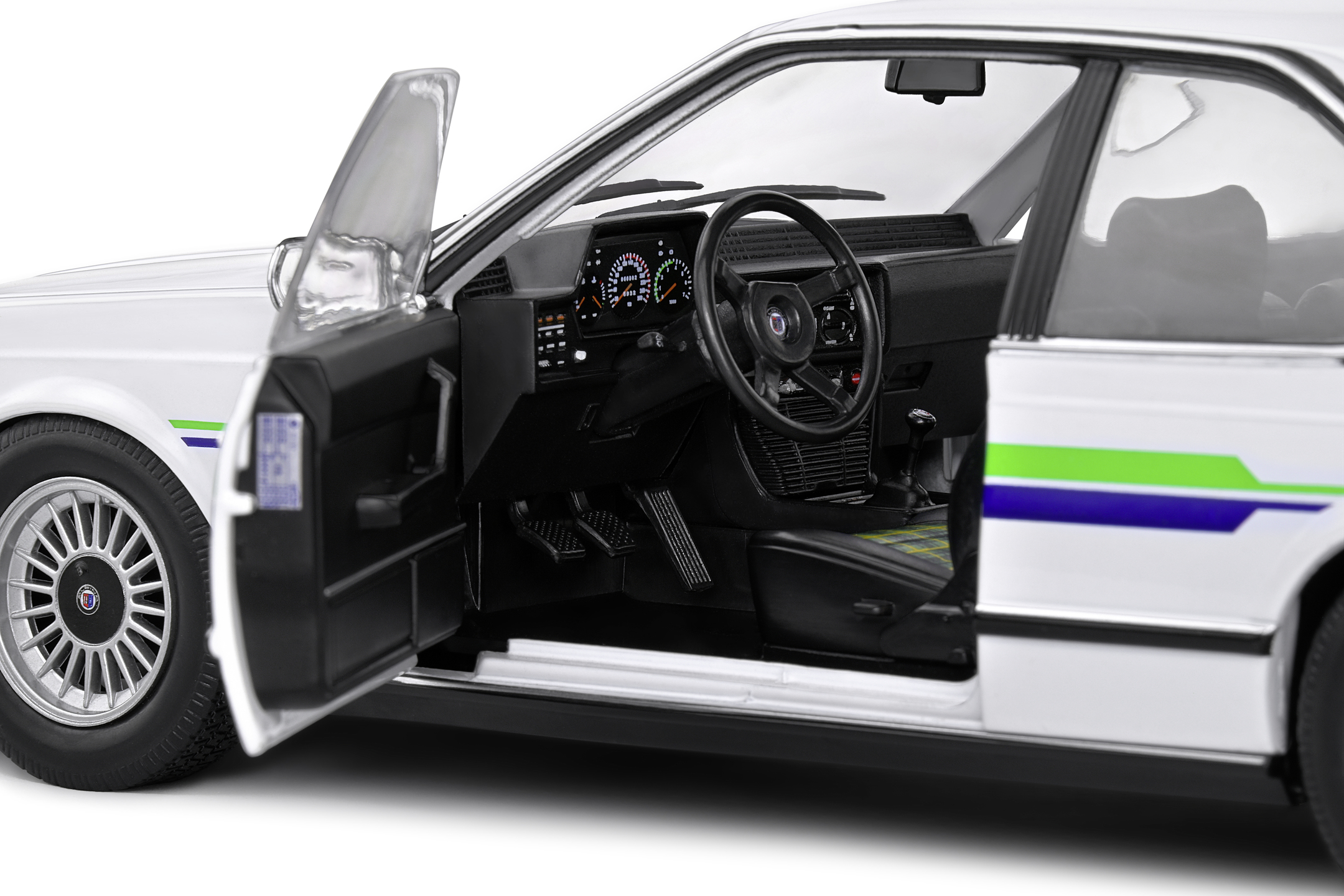 Solido Alpina B7 Turbo E24 1984 Weiss Standmodellauto im Massstab 1_18