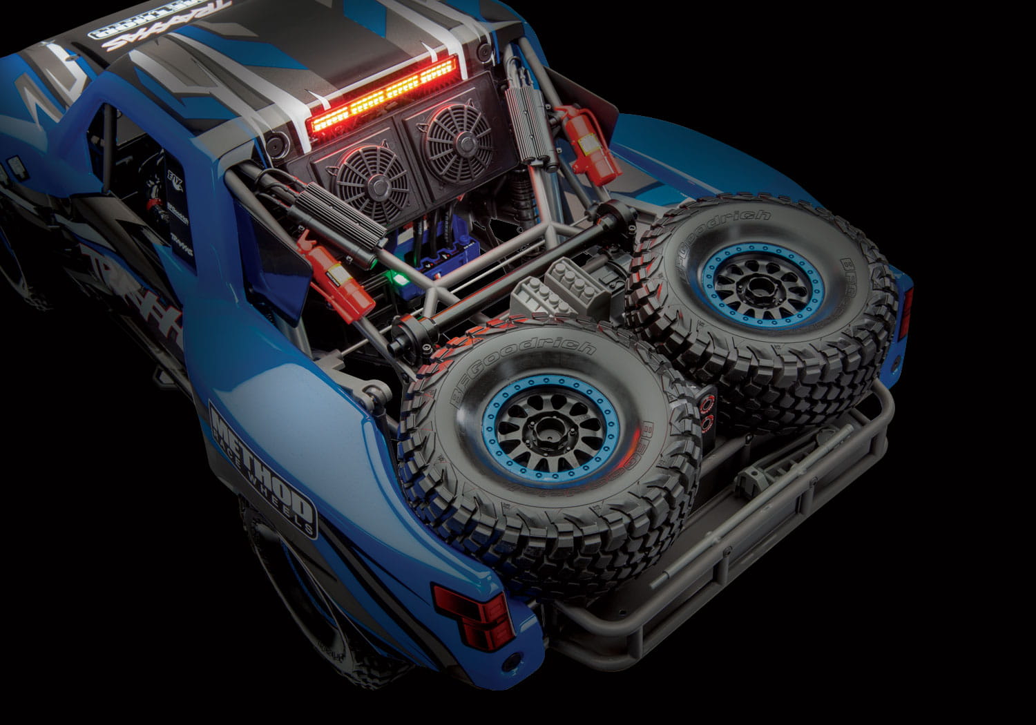 traxxas unlimited desert racer vxl 6s led blue traxxas unlimited desert racer vxl 6s led blue rc truck